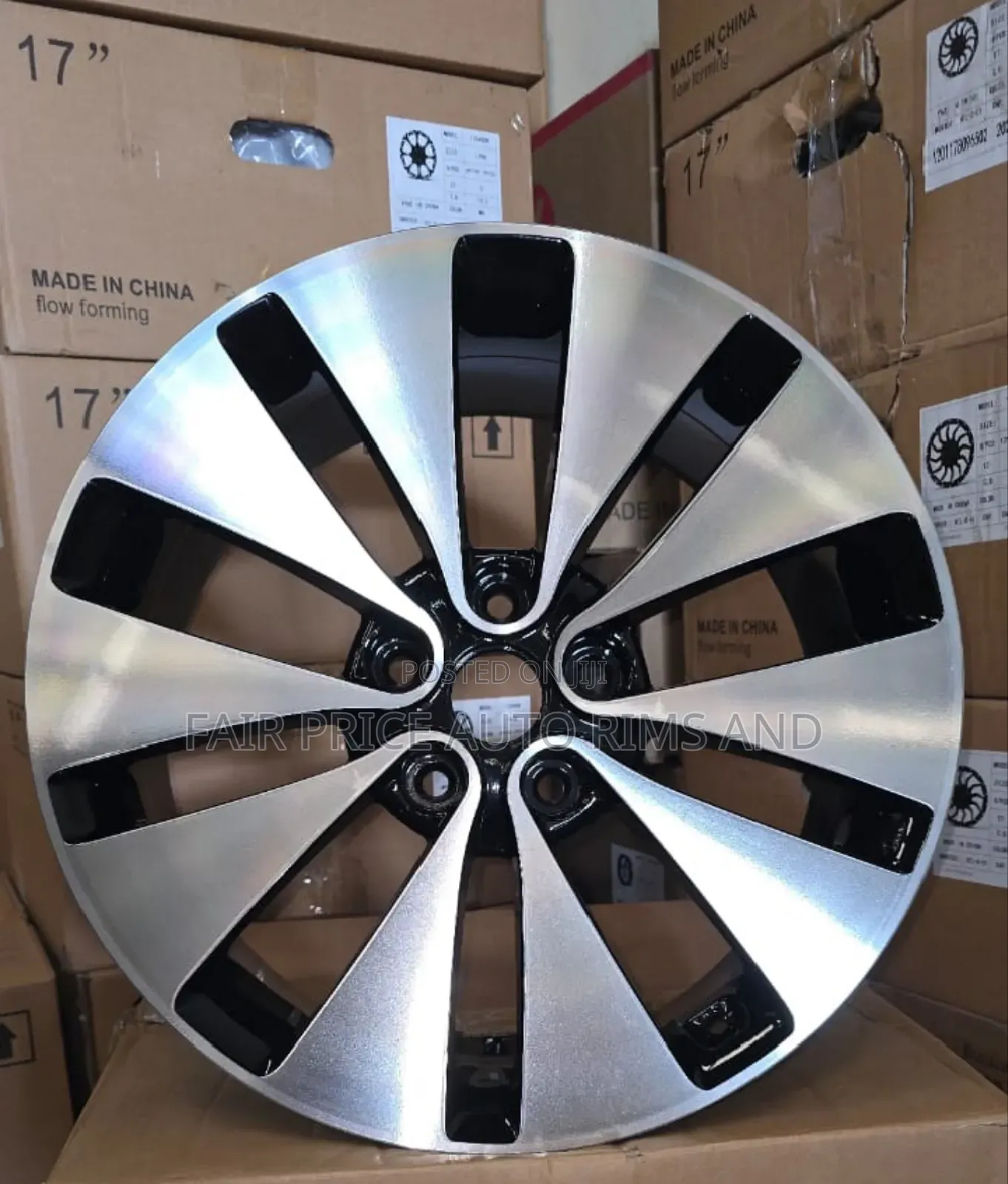 Size 18/5 Holes Black And Silver Sports Rims