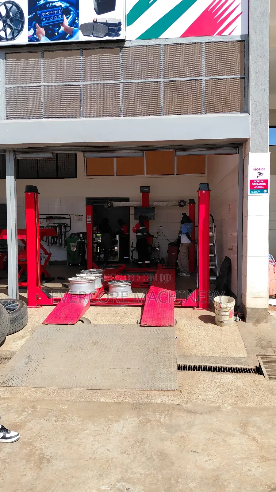 Heavy Duty 4 Post Vehicle Lifting Machine With 3d Wheel Alignment.