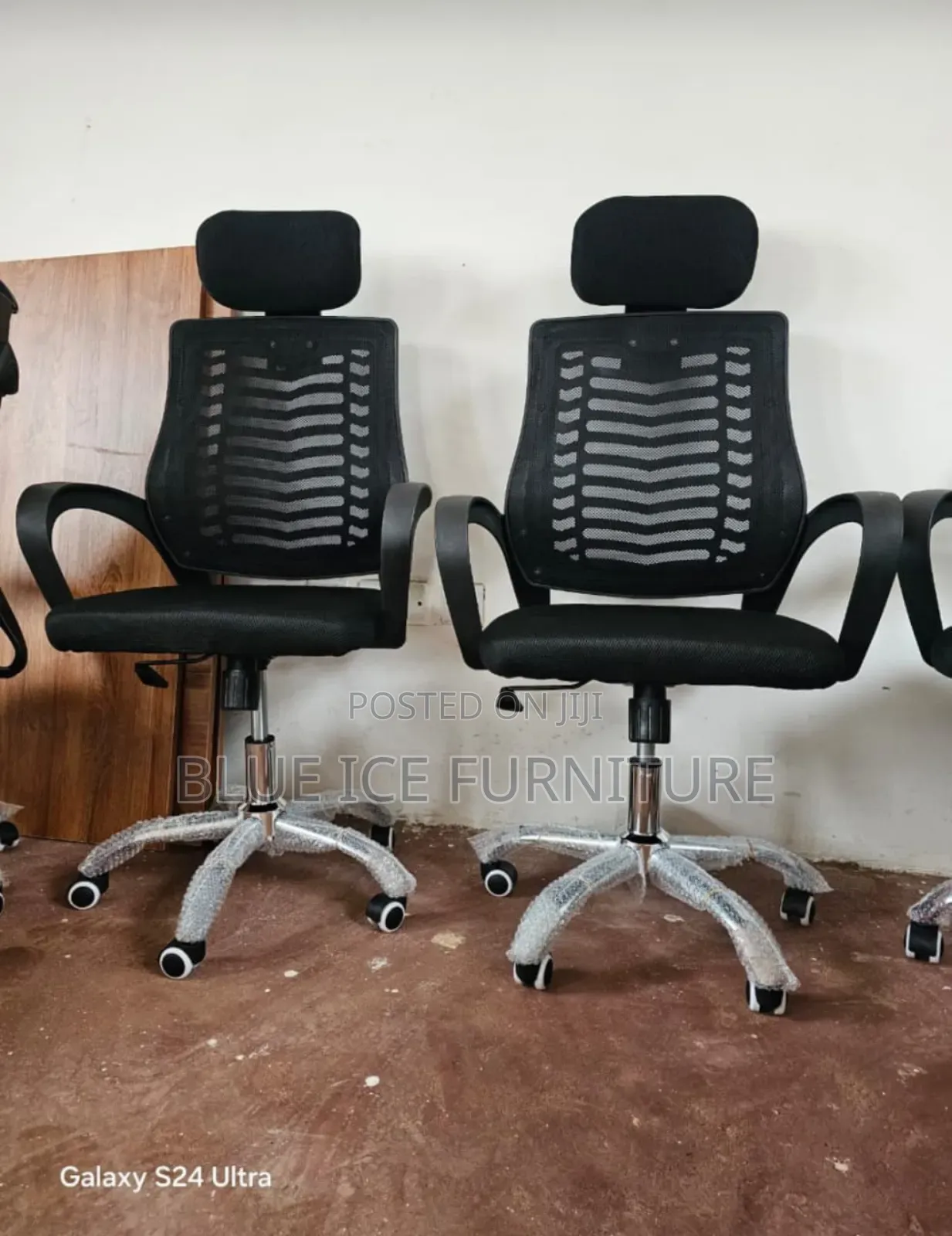 Imported Swivel Headrest Chair