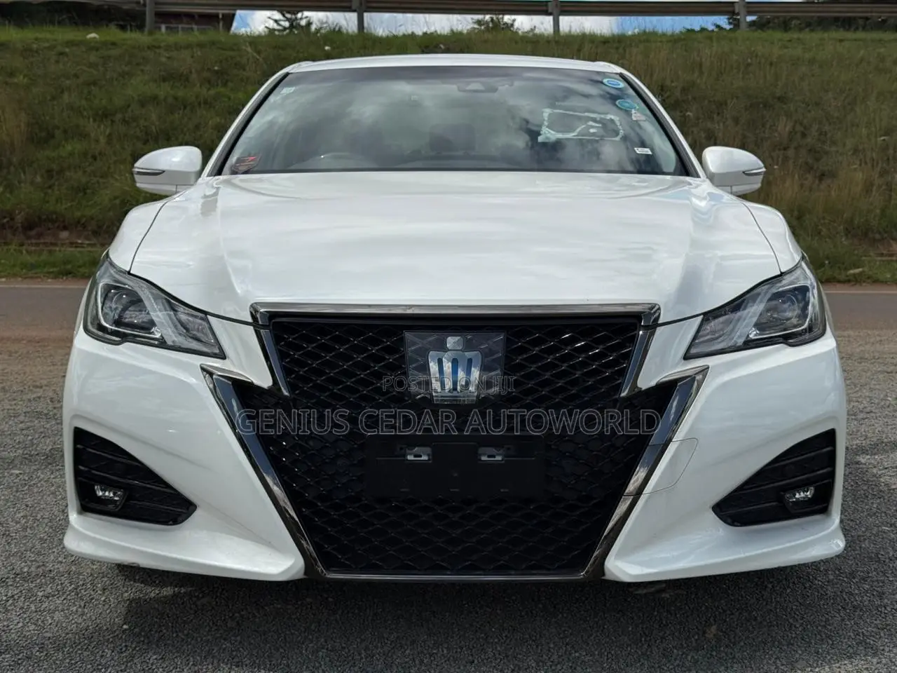 Toyota Crown 2018 White