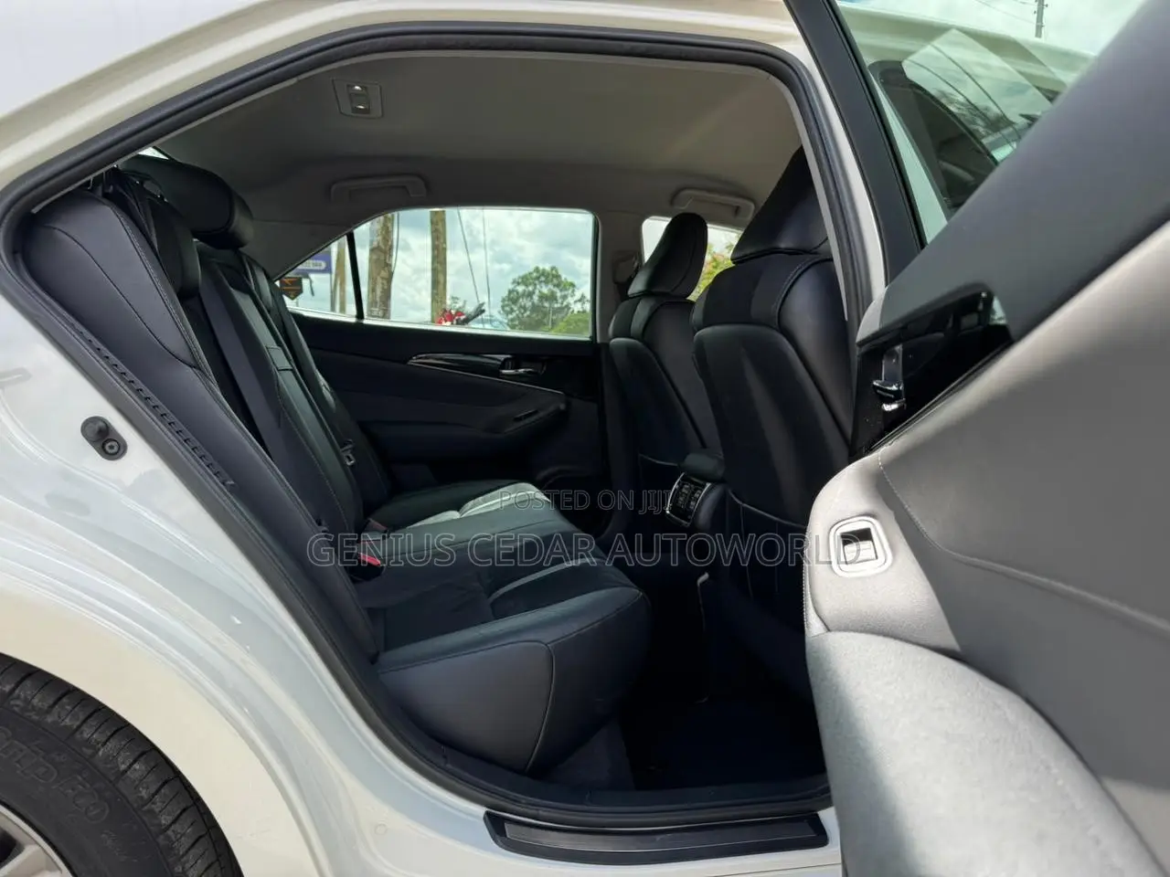 Toyota Crown 2018 White