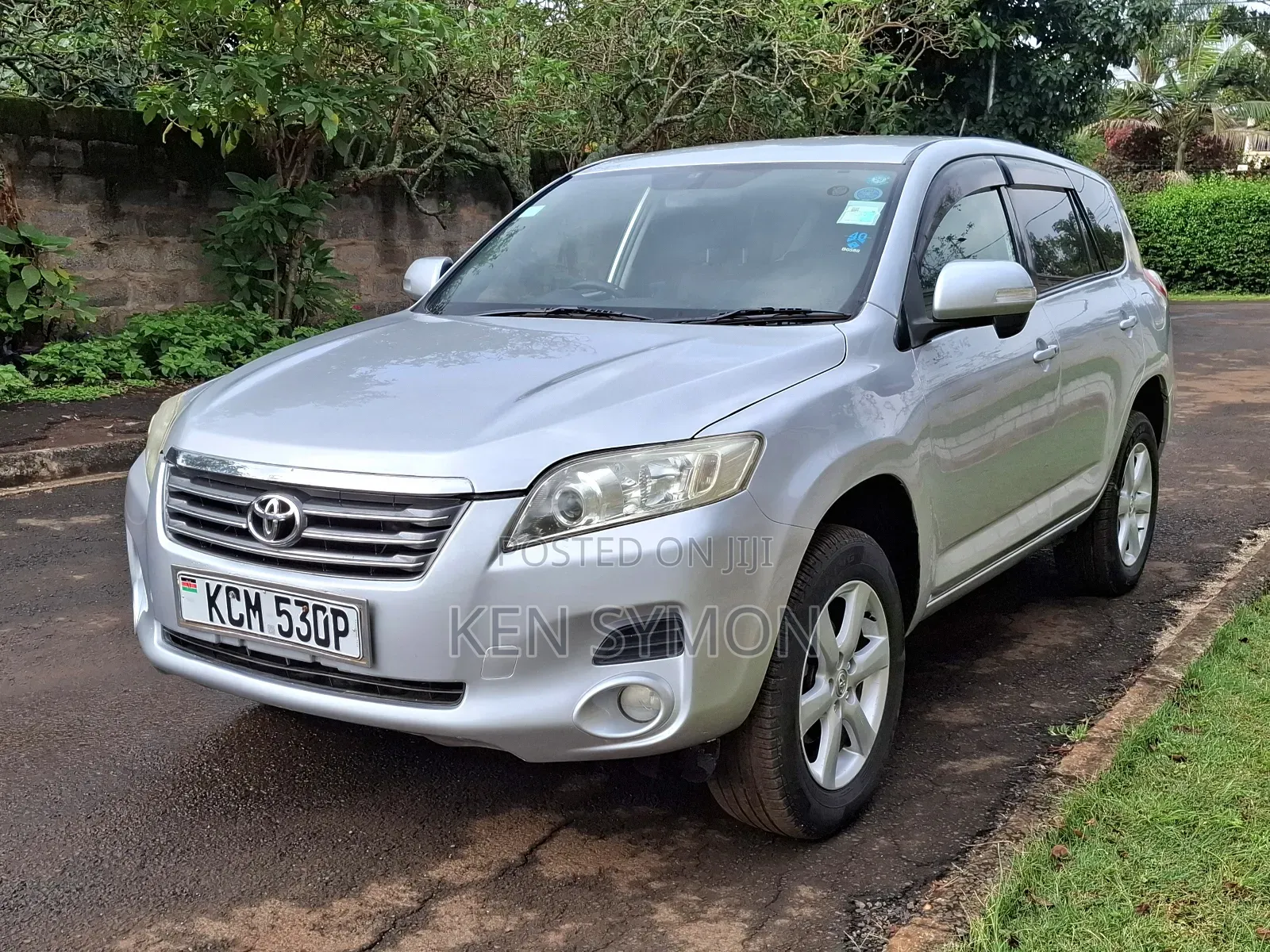 Toyota Vanguard 2011 Silver