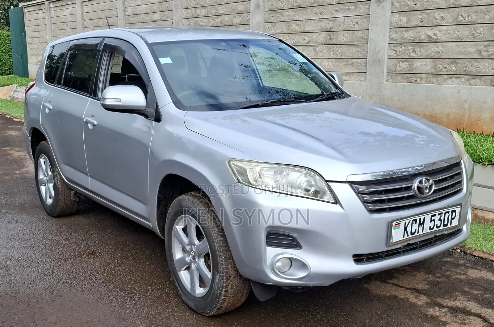 Toyota Vanguard 2011 Silver