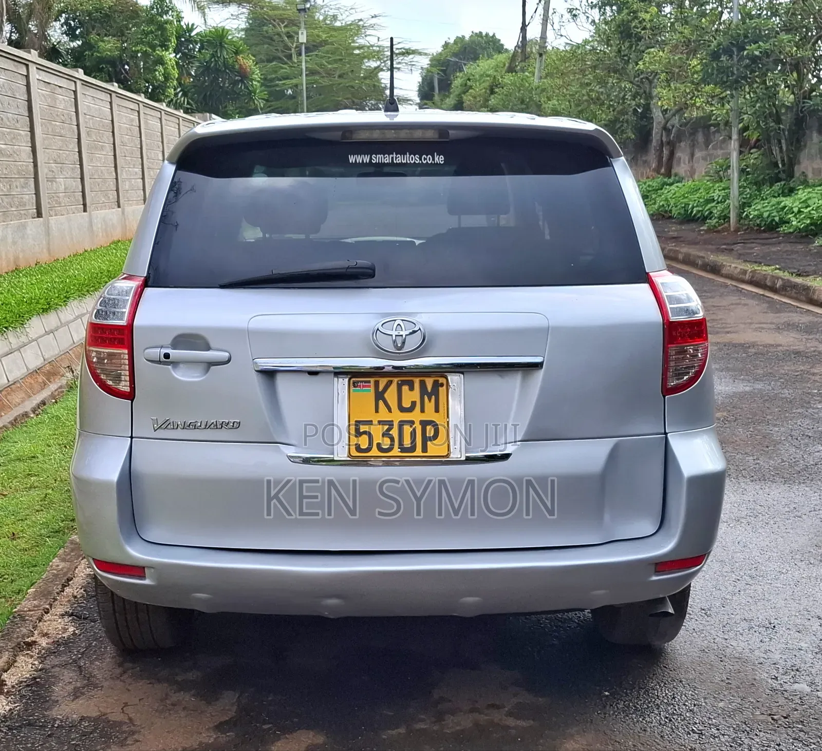 Toyota Vanguard 2011 Silver