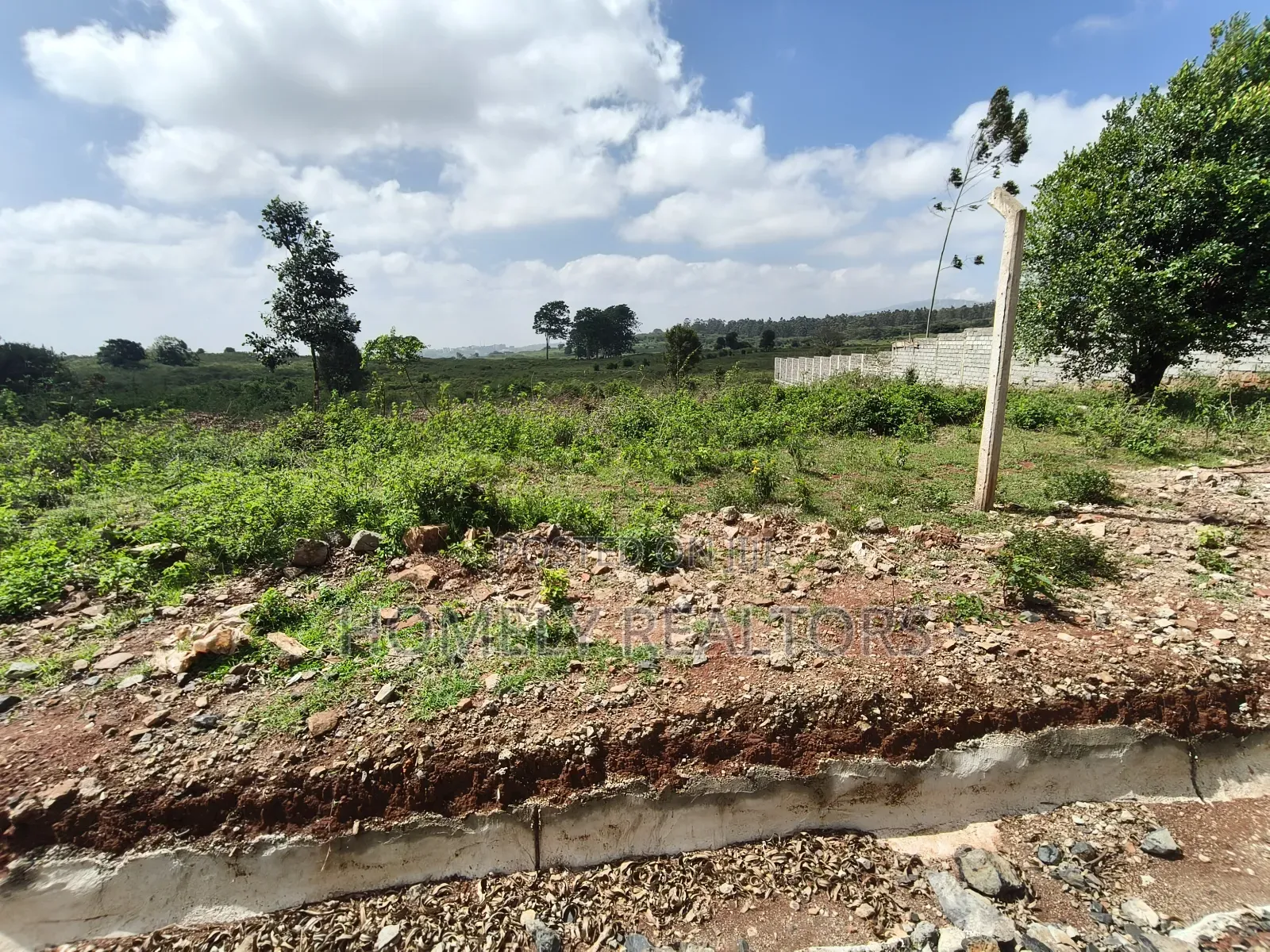 Residential Quarter Acre Red Soil Plot for Sale in Kerarapon Drive