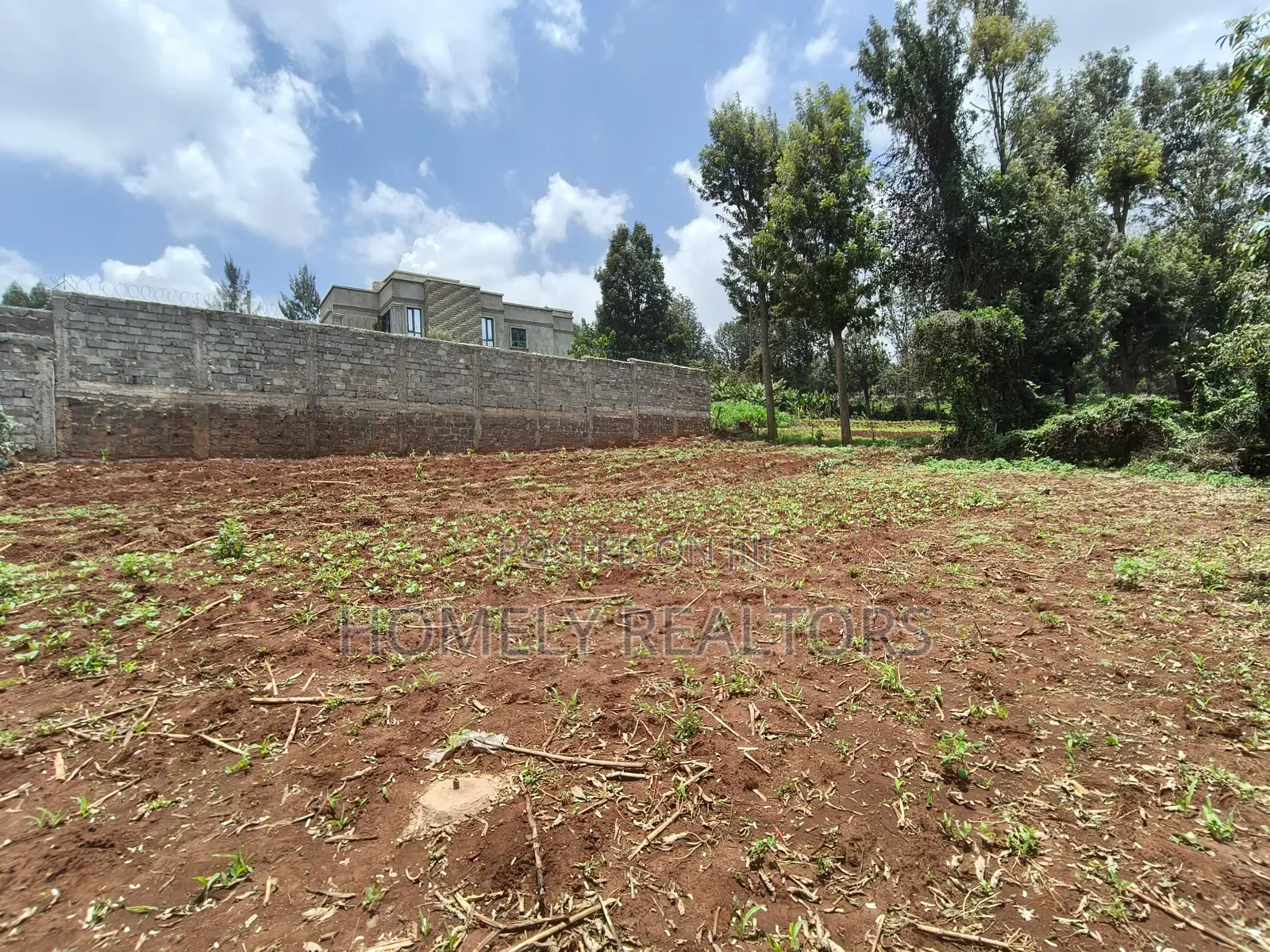Large Eighth Acre Plot for Sale in Kerarapon Drive in a Gated Estate