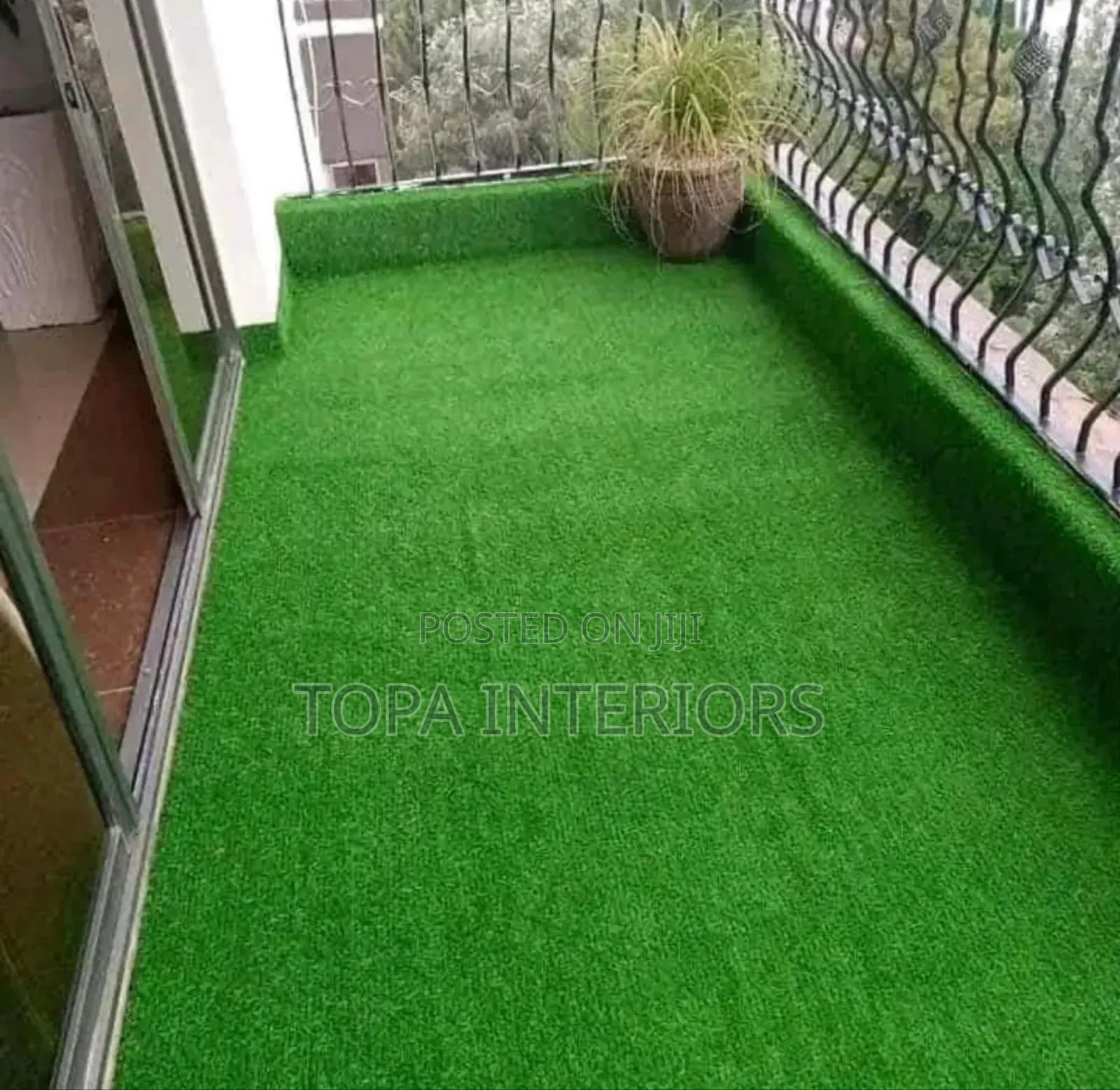 Outdoor Artificial Green Carpets for Balcony Makeover