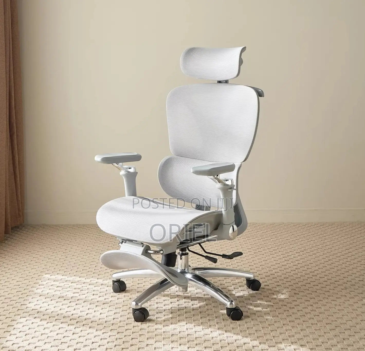 Modern Office Chair : Executive Orthopedic White Office Seat