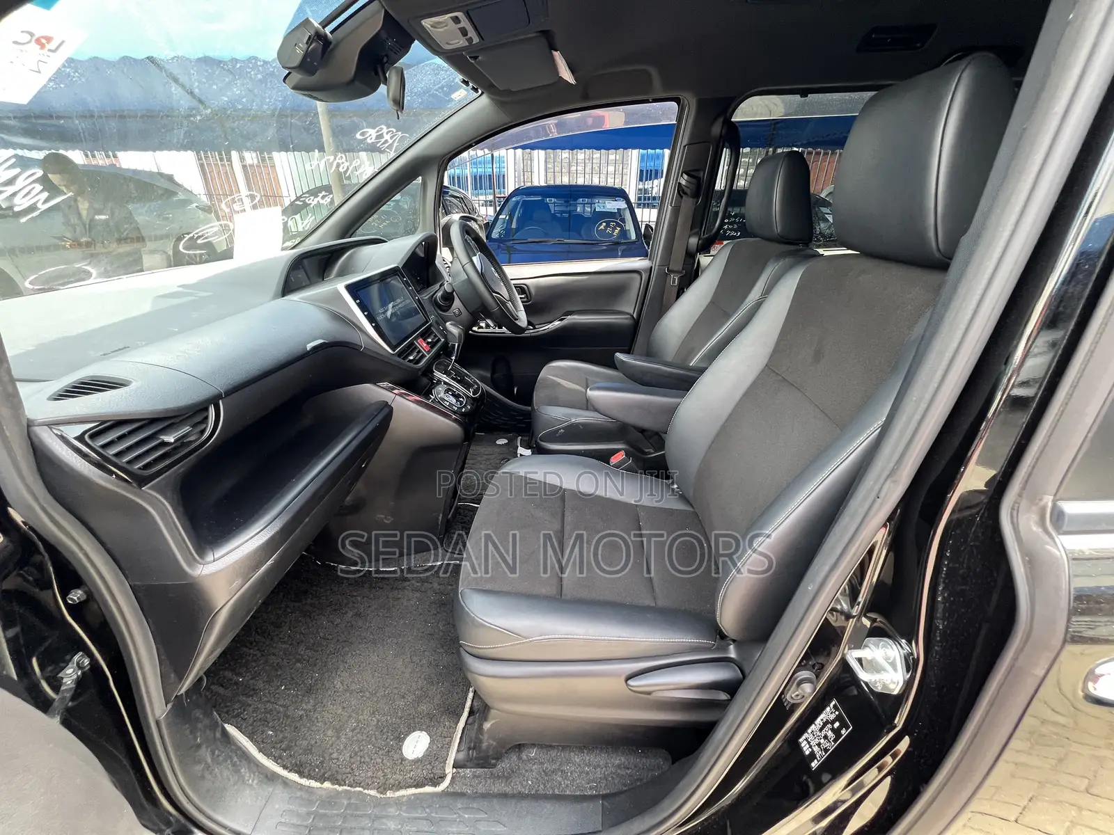 Toyota Noah 2019 Matt Black