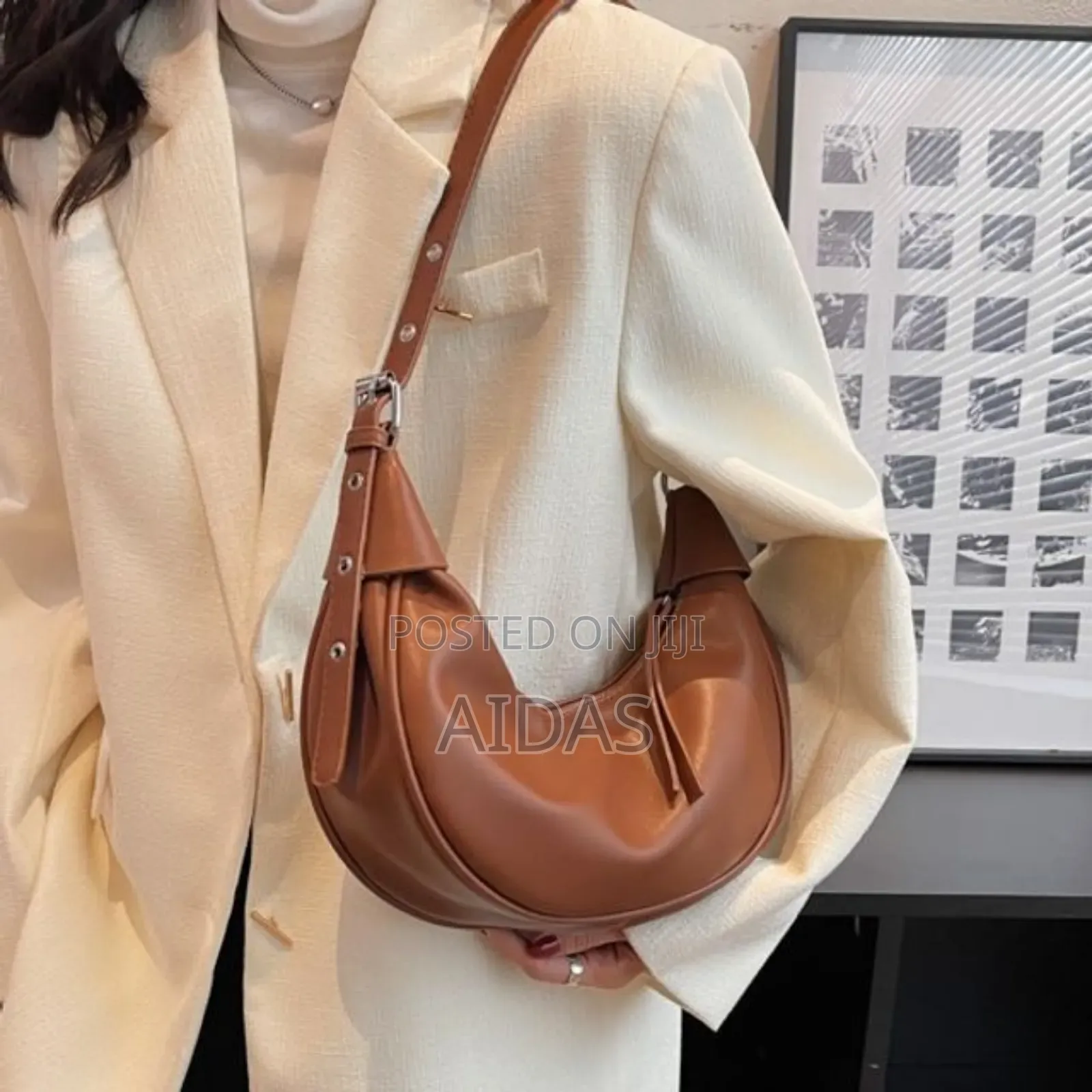 Crescent-Shaped Shoulder Bag French Niche Design Armpit Bag.