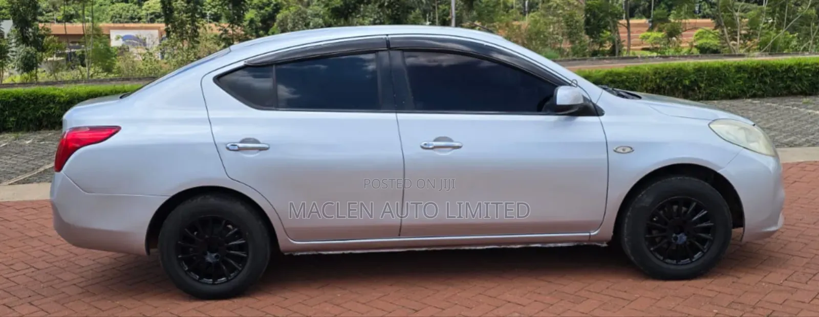 Nissan Latio 1.2 2013 Silver