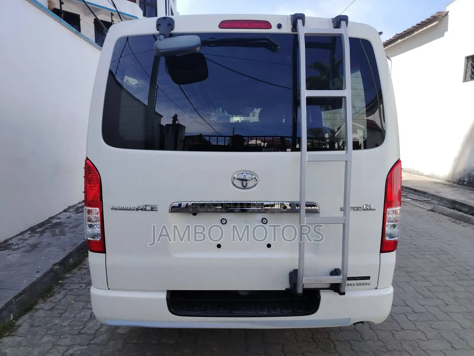Toyota HiAce 2020 White