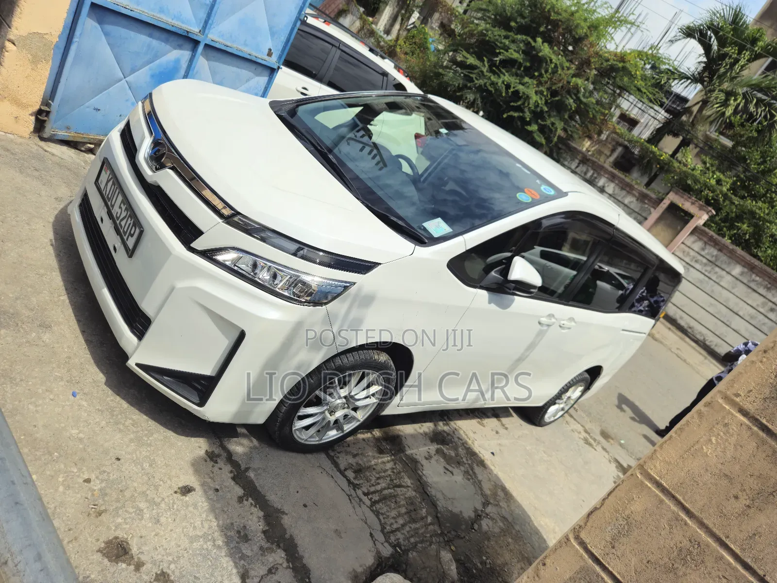 Toyota Voxy 2018 White