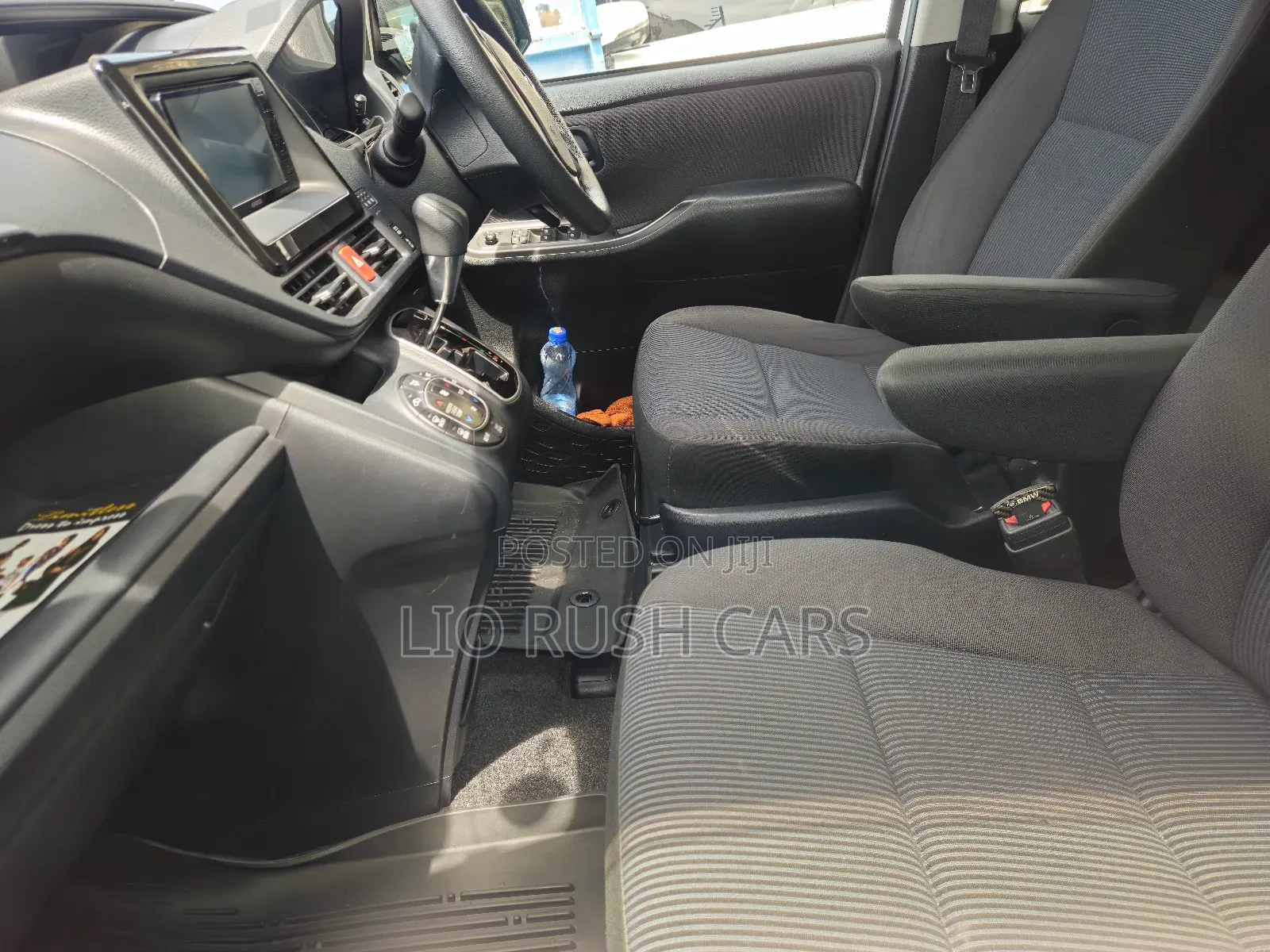 Toyota Voxy 2018 White