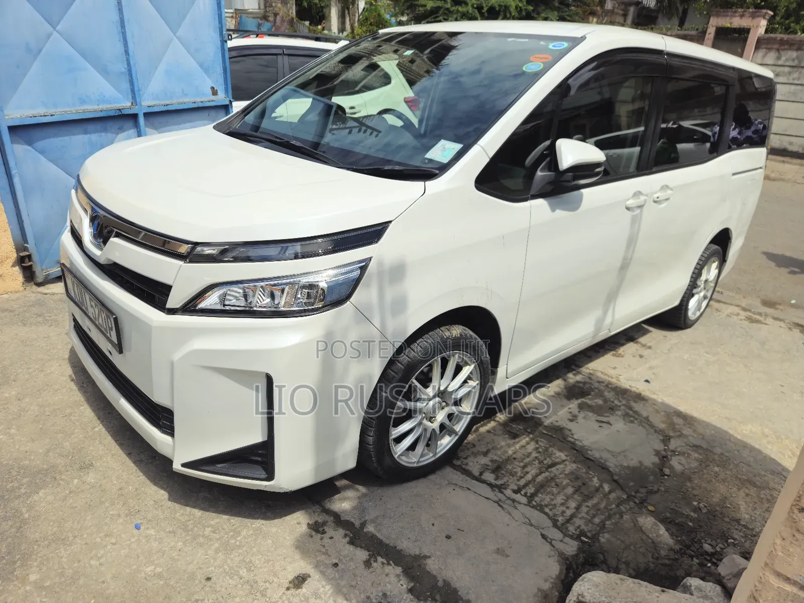 Toyota Voxy 2018 White