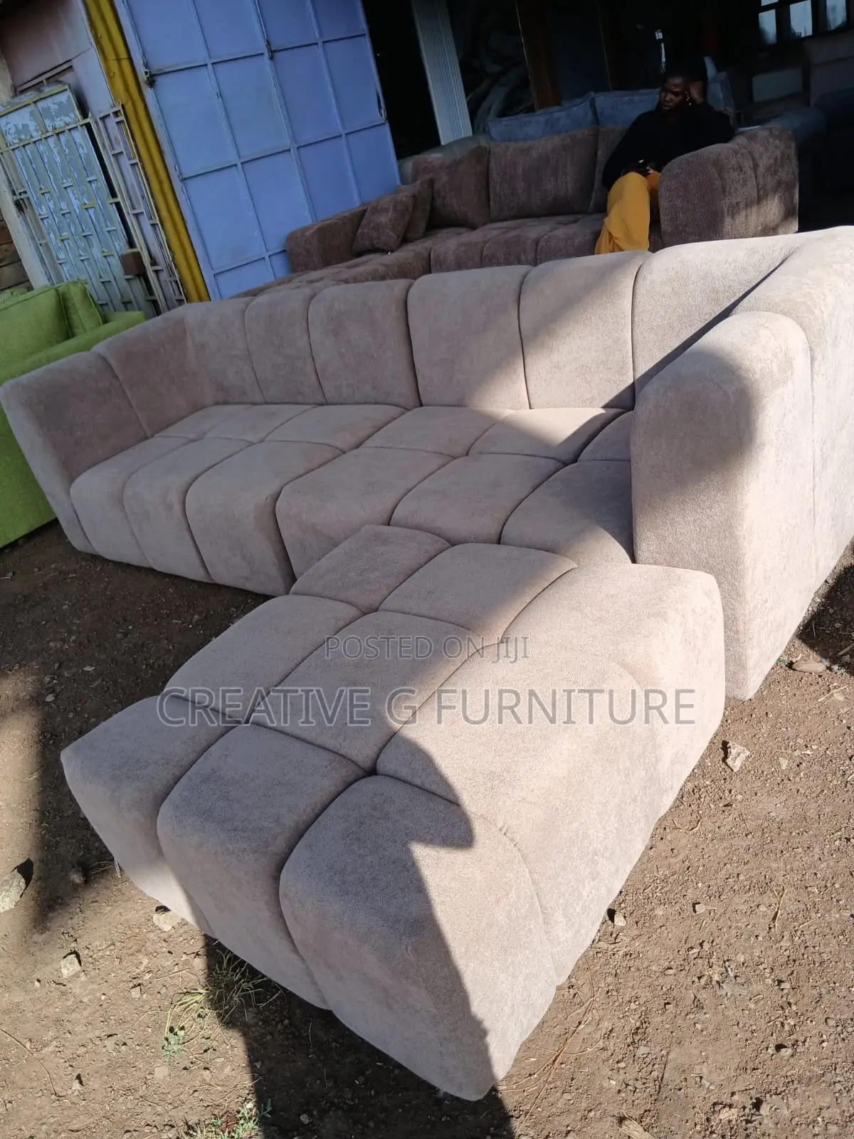 *Neat Finish 6 Seater Sofa Set