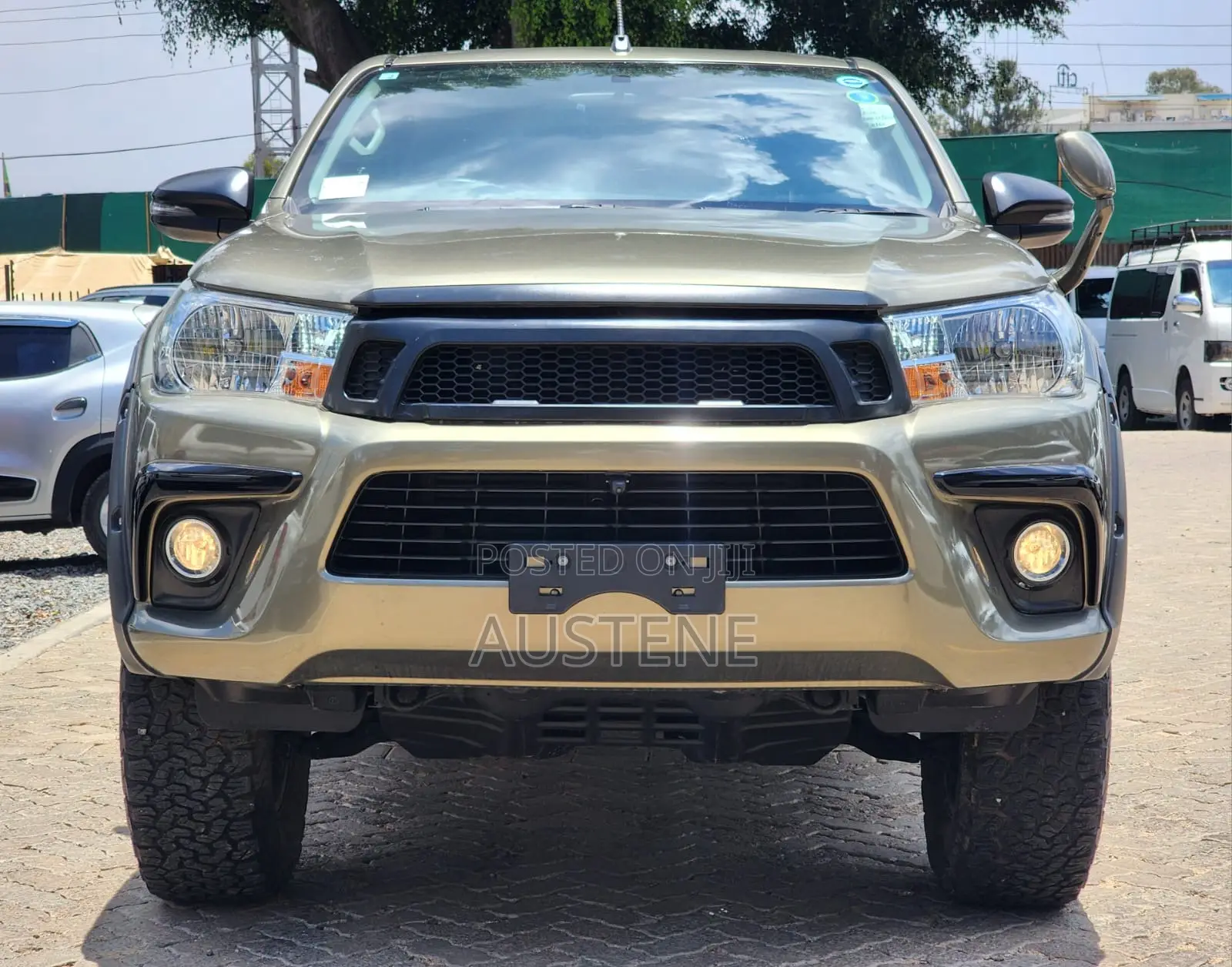 Toyota Hilux 2020 Brown
