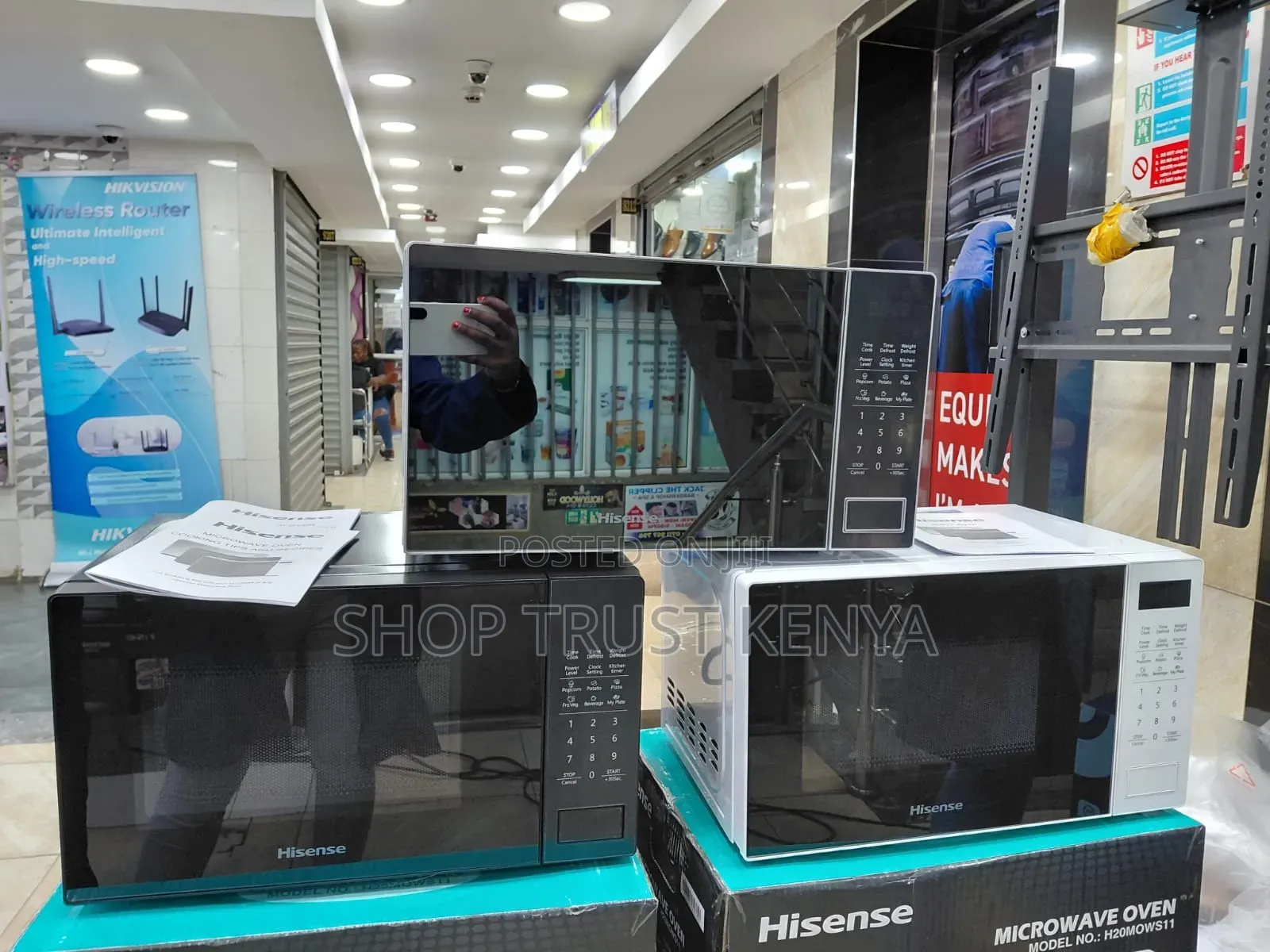 Hisense Digital Microwave Silver 20l