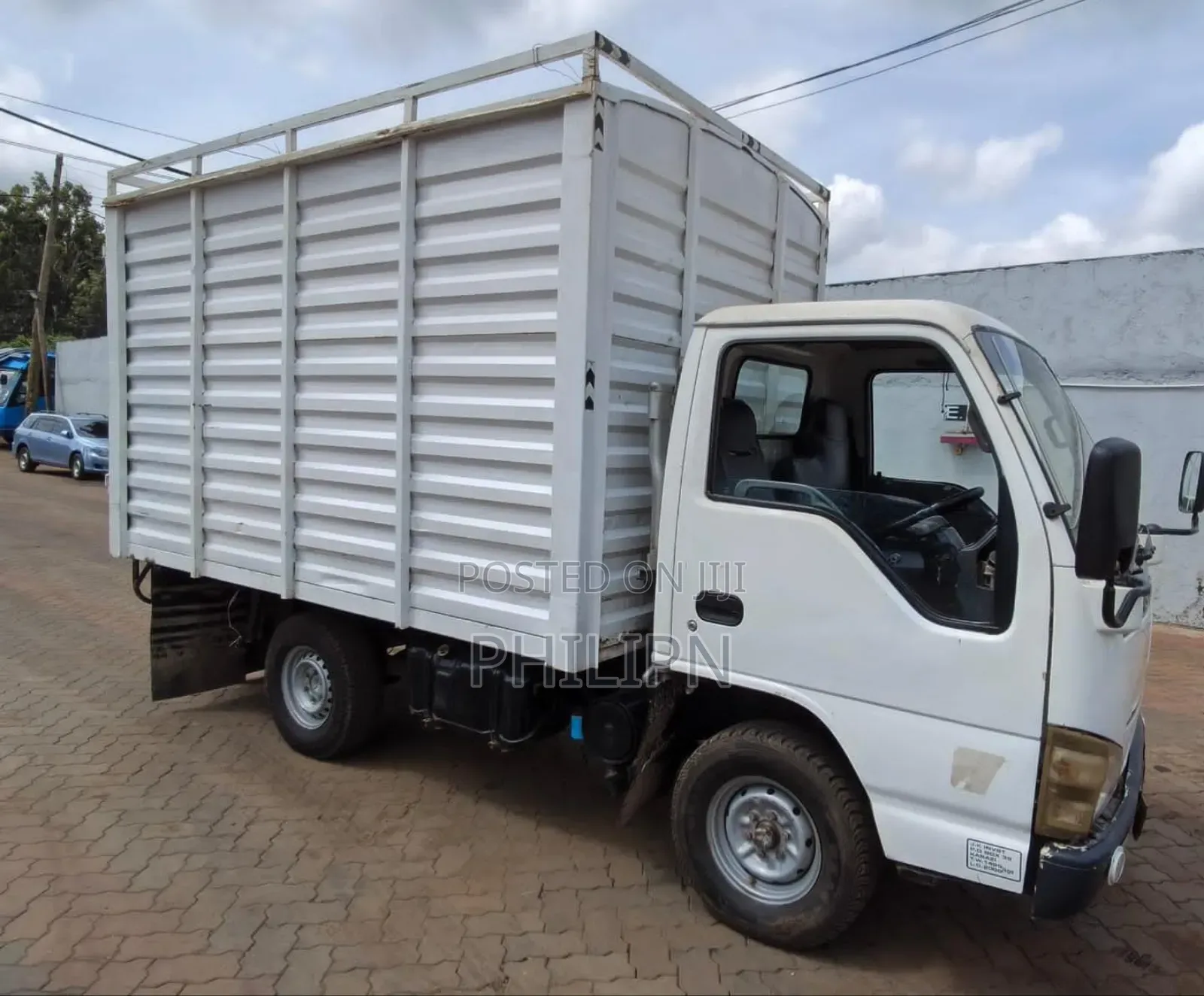 Isuzu NHR 2015 White