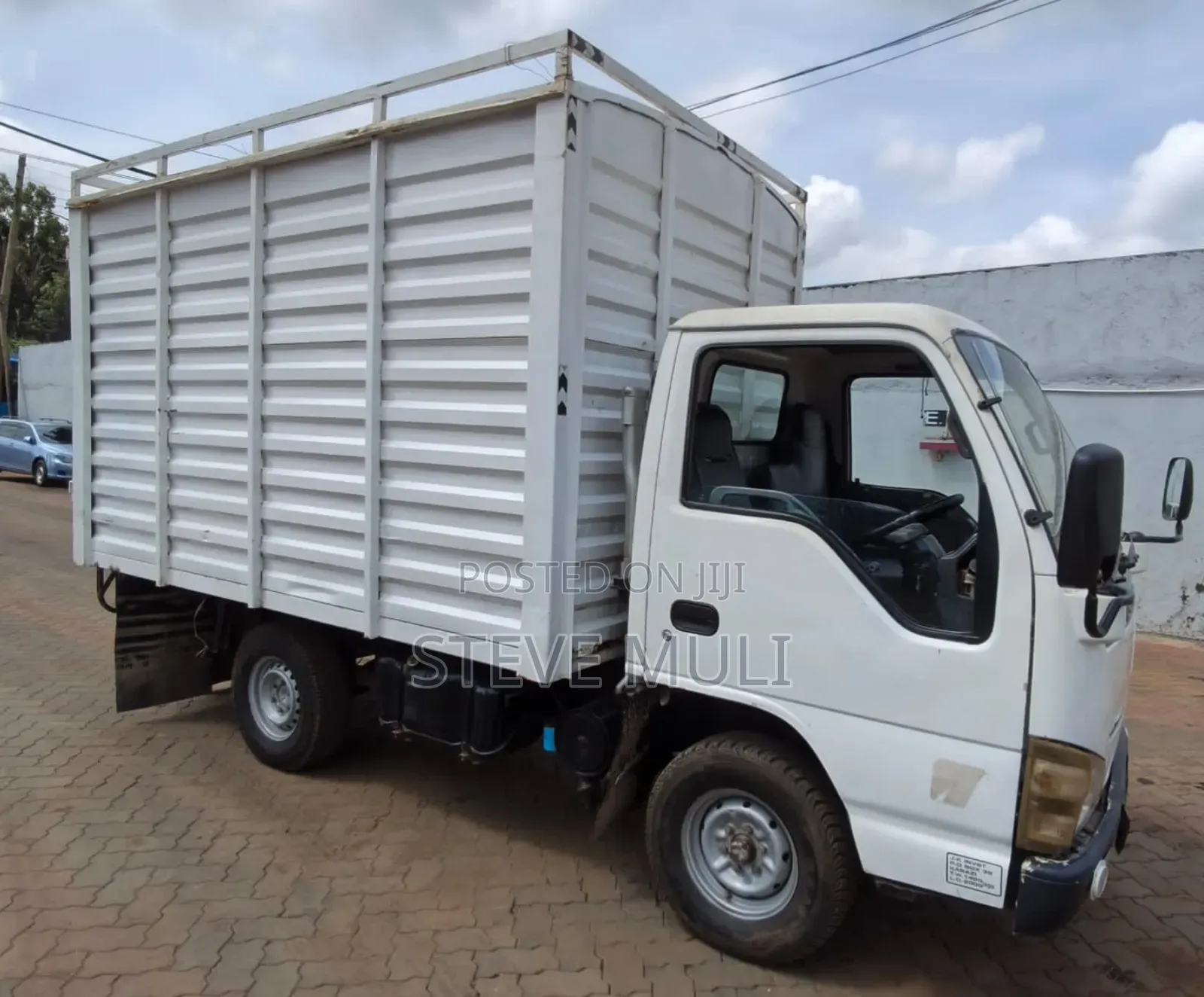 Isuzu NKR Lorry