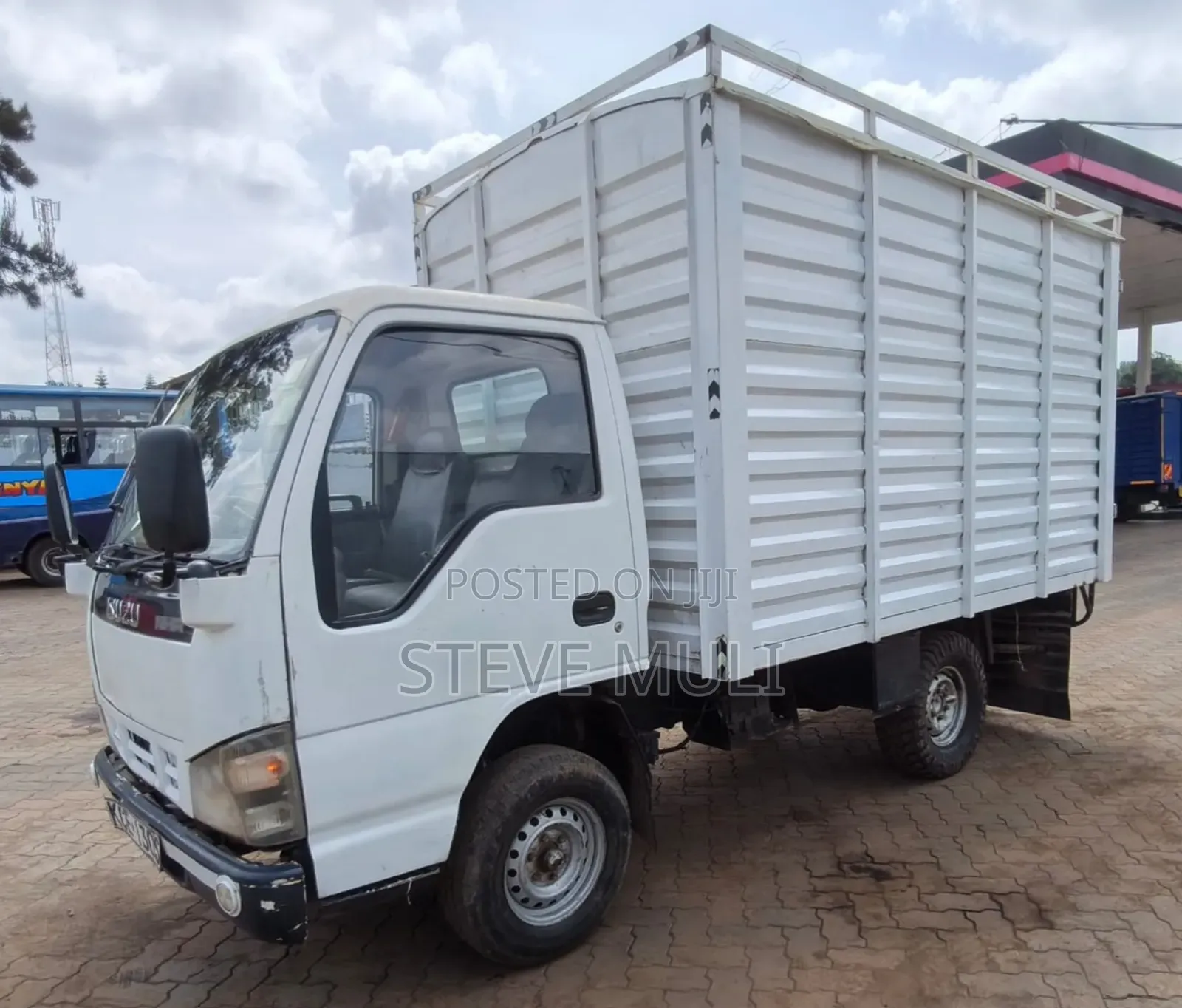 Isuzu NKR Lorry