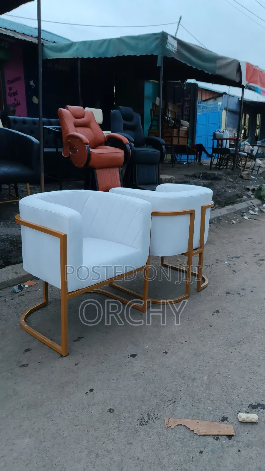White Leather Manicure Seats/ Leather Styling Seats