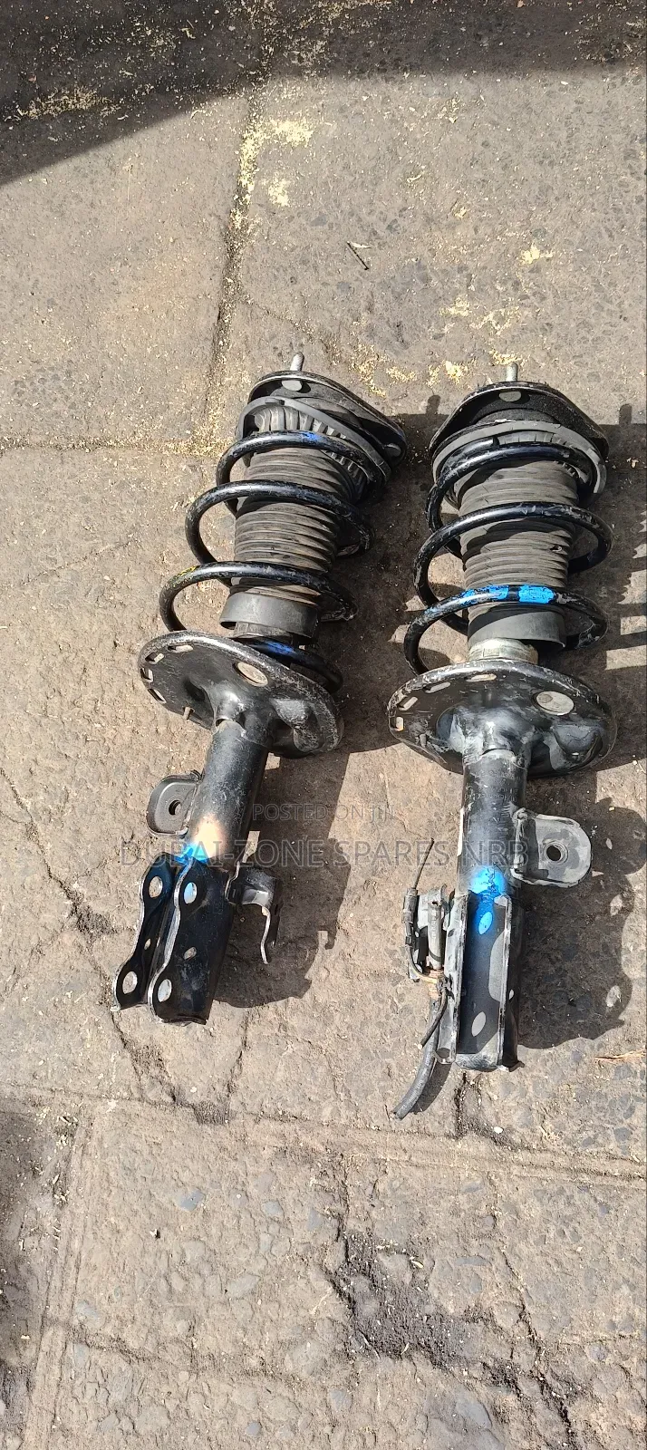 2-Front Shocks Rumion,Auris 2014.