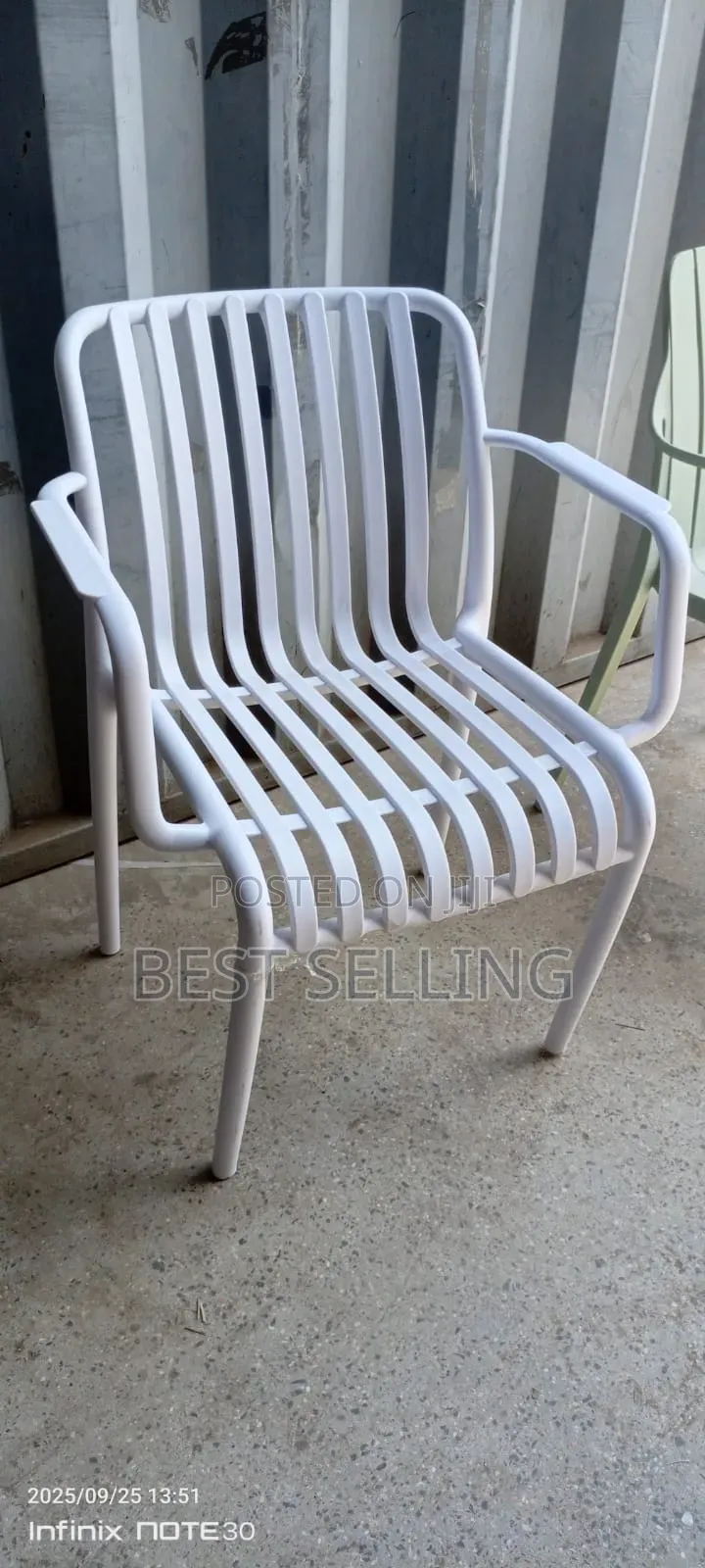 Strong Plastic Chair for Restaurant