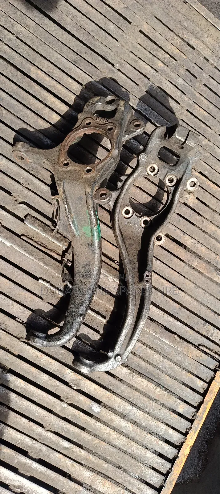 Steering Knuckles Nissan Navara.