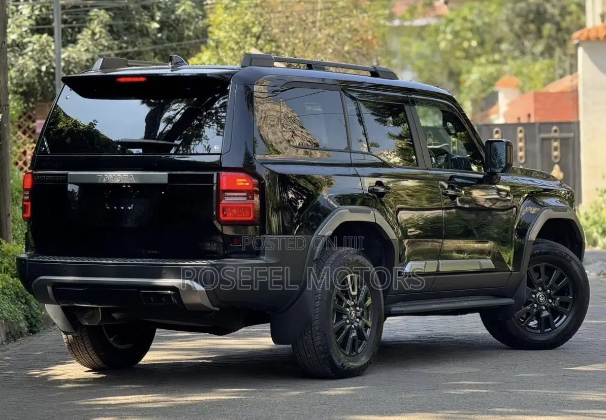 Toyota Land Cruiser Prado 2.7 2024 Black