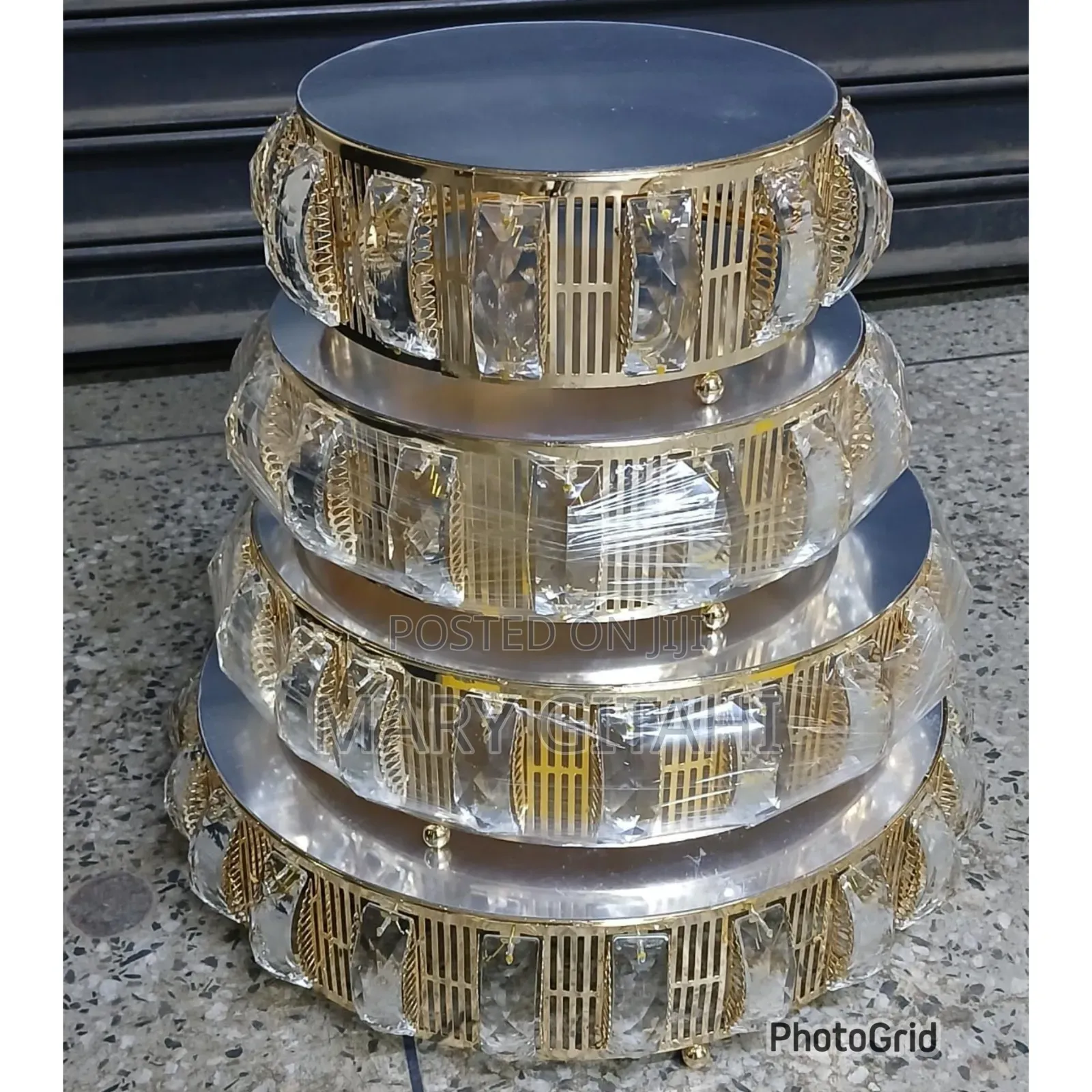 4pcs Iron Top With Crystals Cake Stand