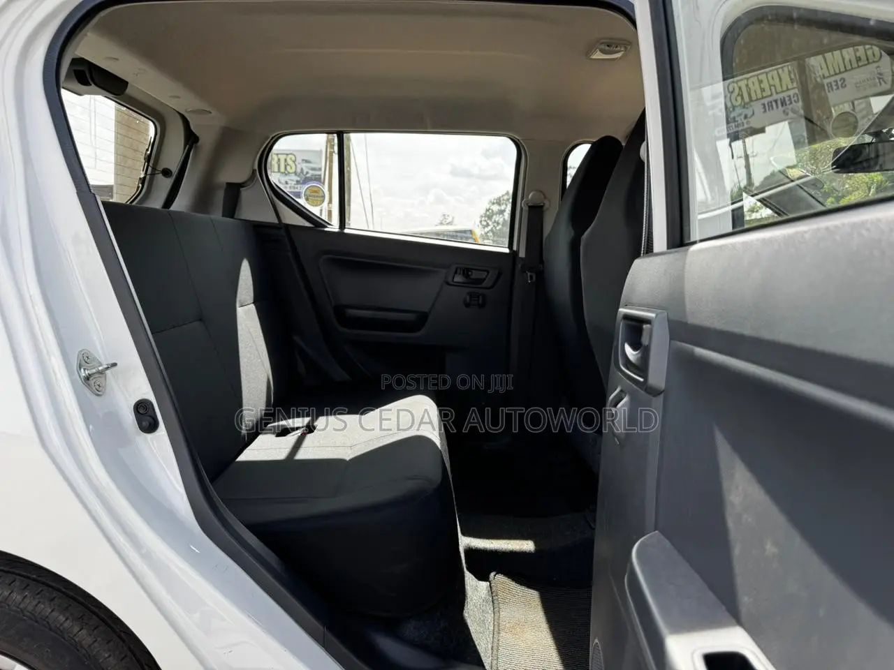 Daihatsu Mira 2019