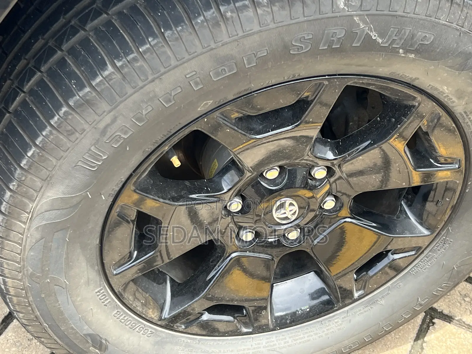 Toyota Hilux 2019 Silver