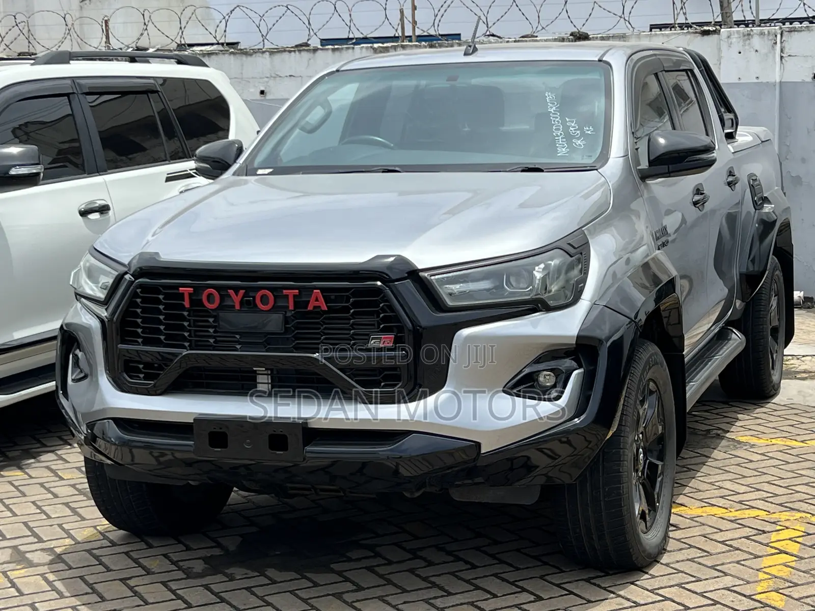 Toyota Hilux 2019 Silver