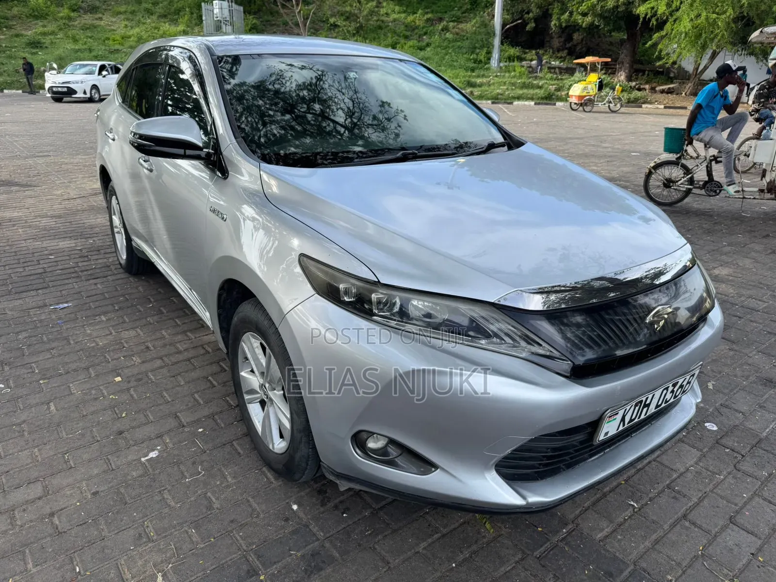 Toyota Harrier 2.0 4WD 2016 Silver