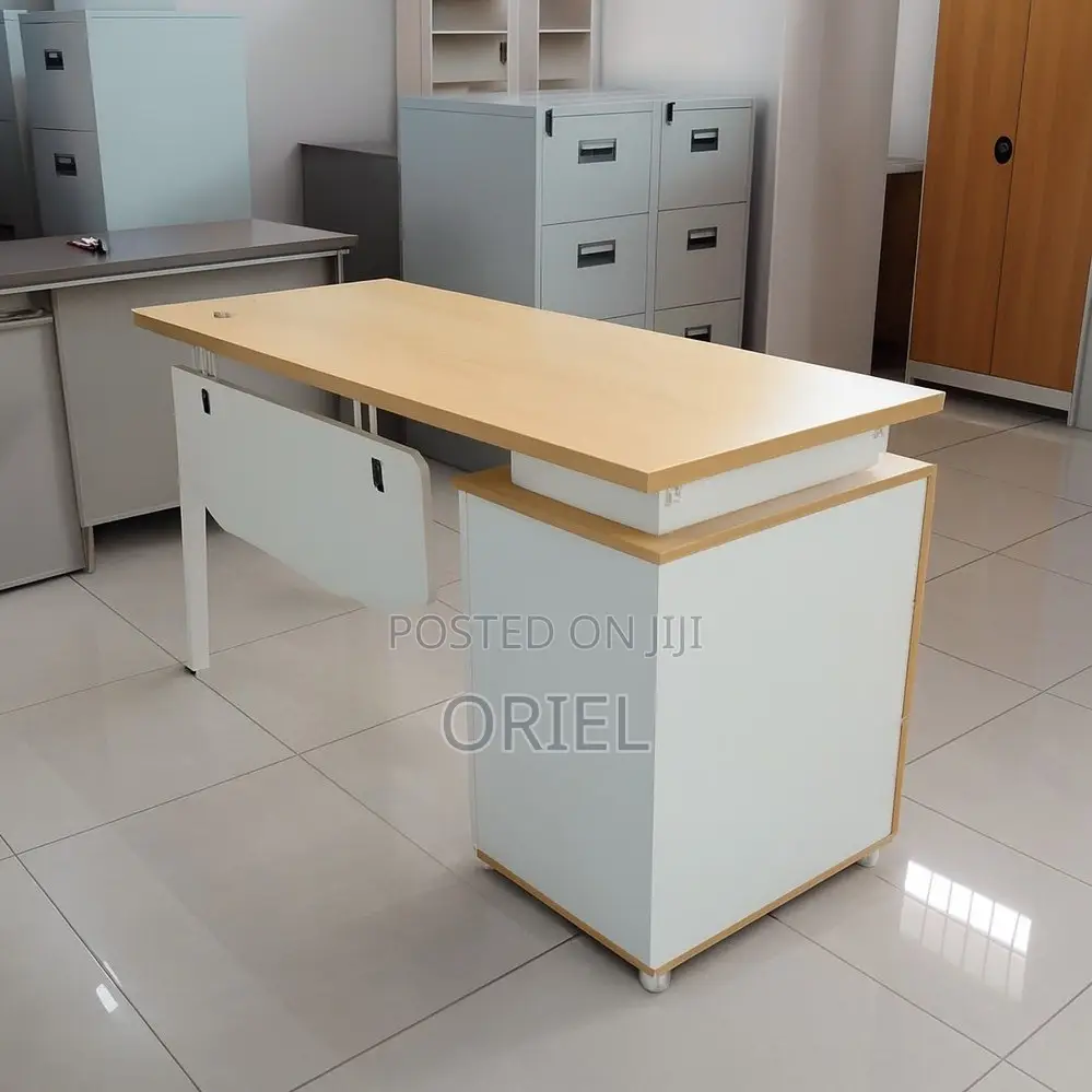 Executive Desks:- Modern 140cm Executive Office Furniture Desk