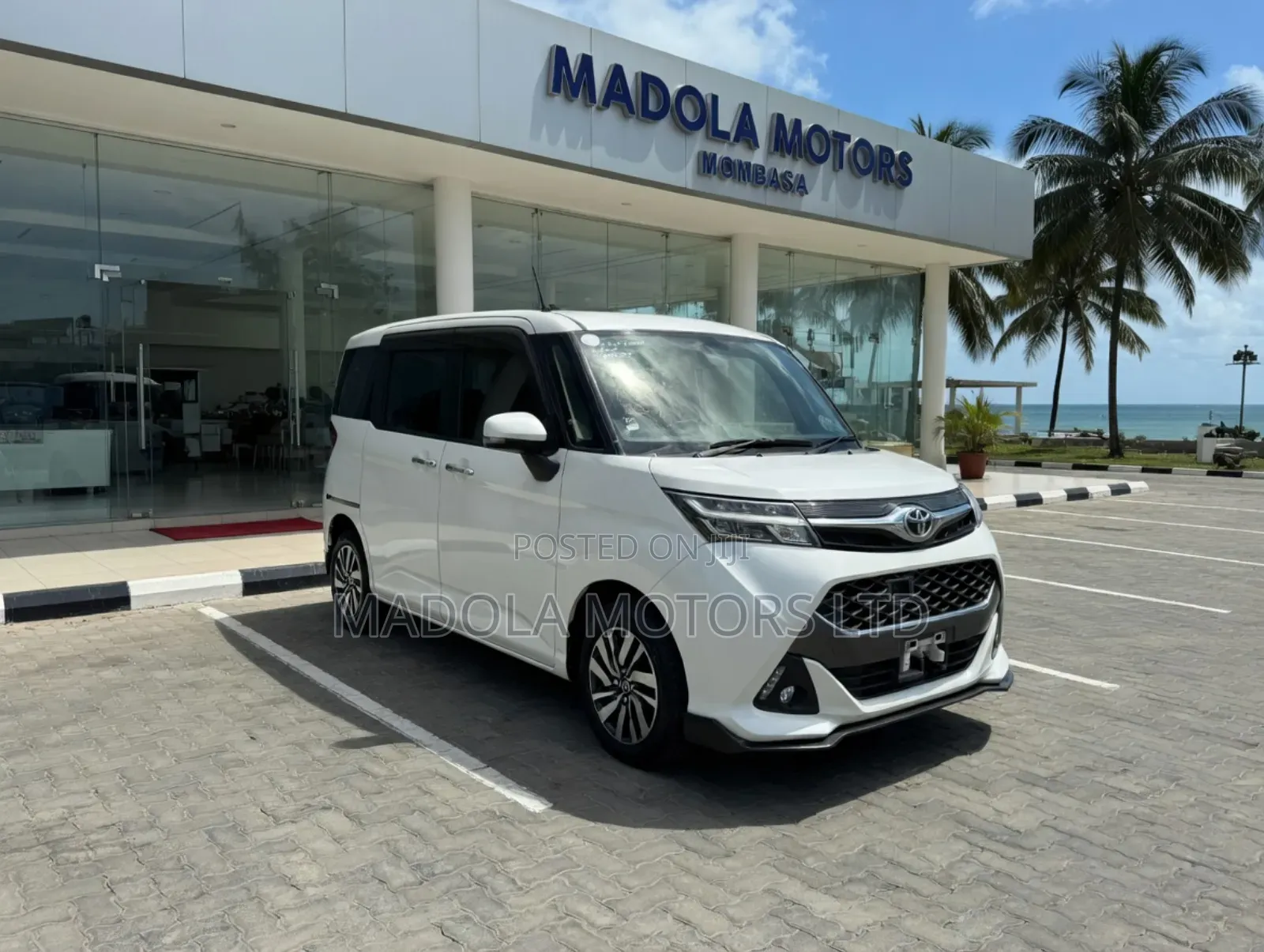 Toyota Tank 1.0 AWD 2019 Pearl