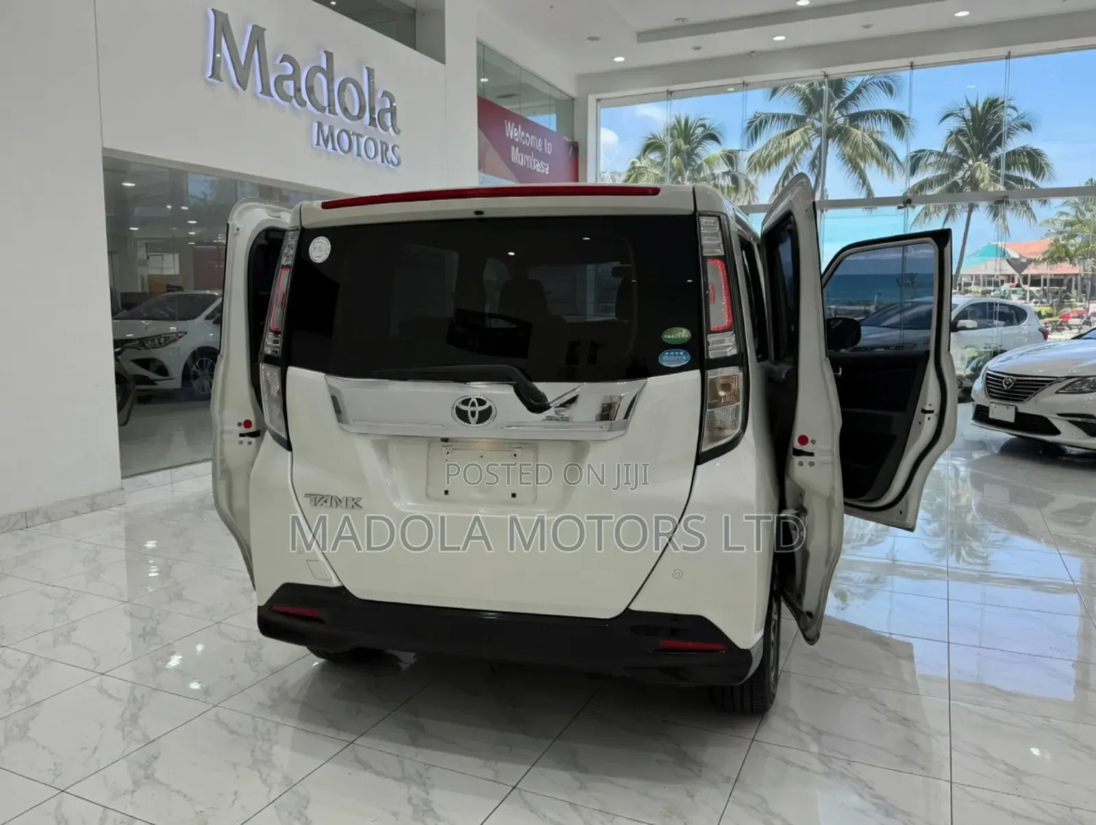 Toyota Tank 1.0 AWD 2019 Pearl