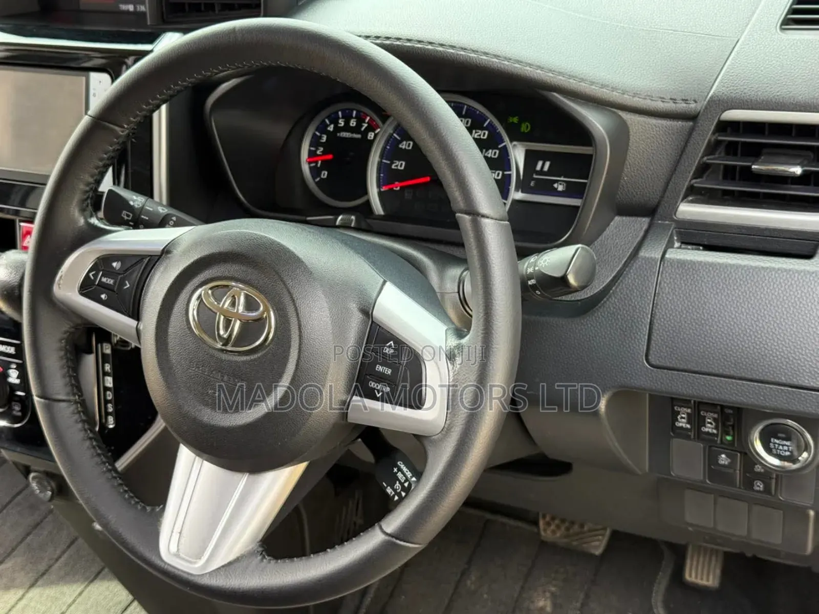 Toyota Tank 1.0 AWD 2019 Pearl