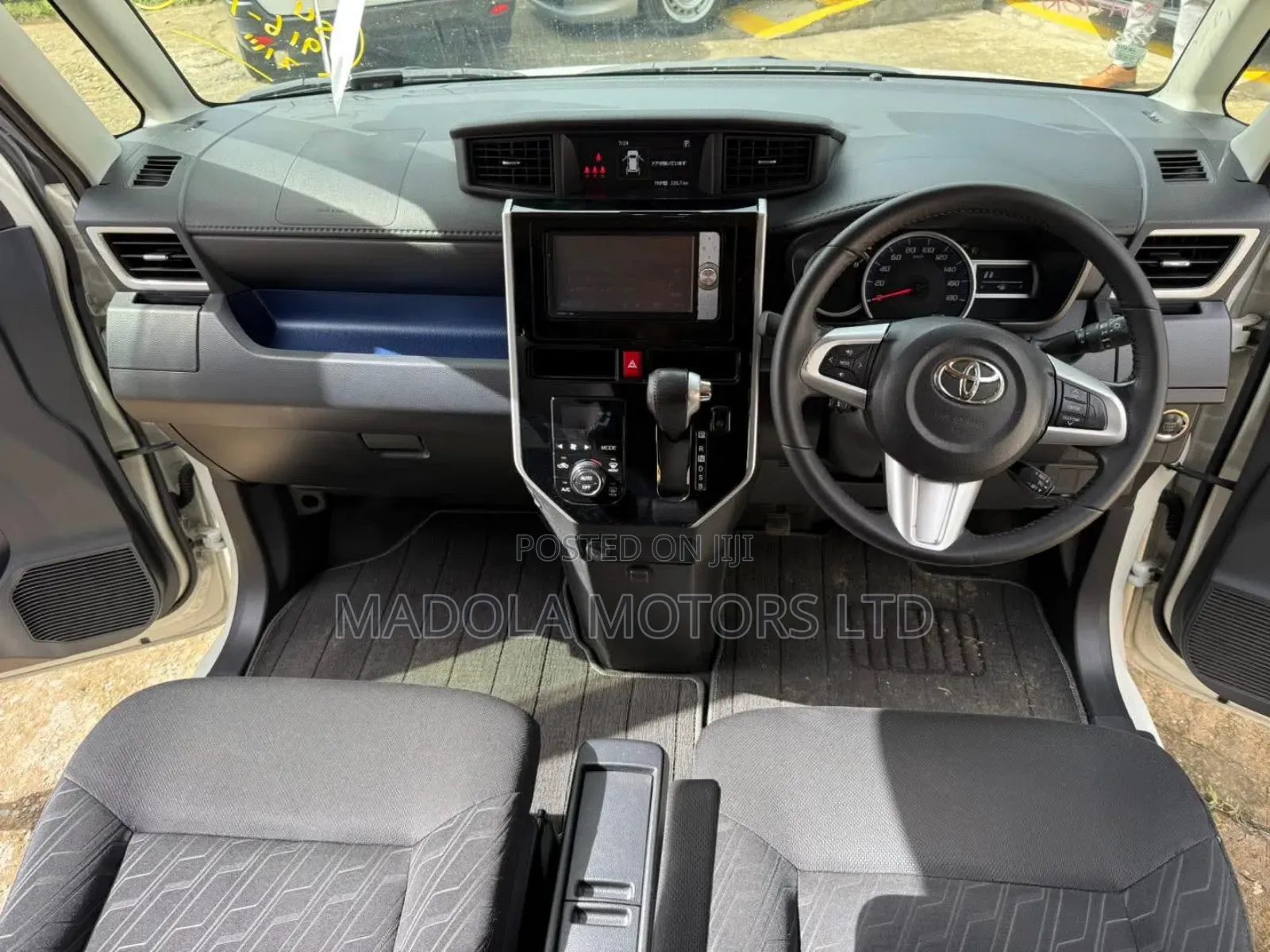 Toyota Tank 1.0 AWD 2019 Pearl