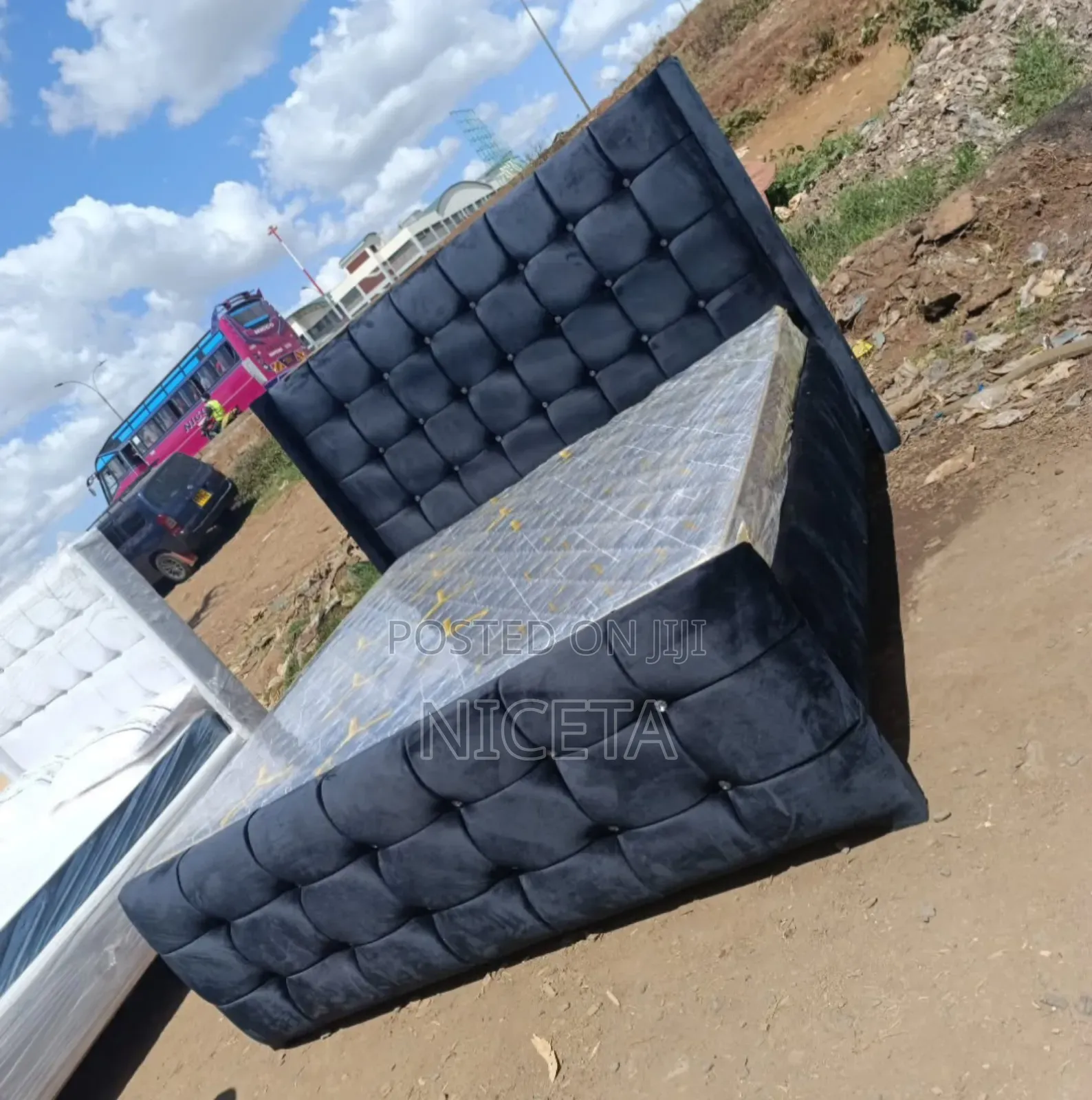 Bèd Chéster Bed 5by6 Blāćk Colour With Mattress