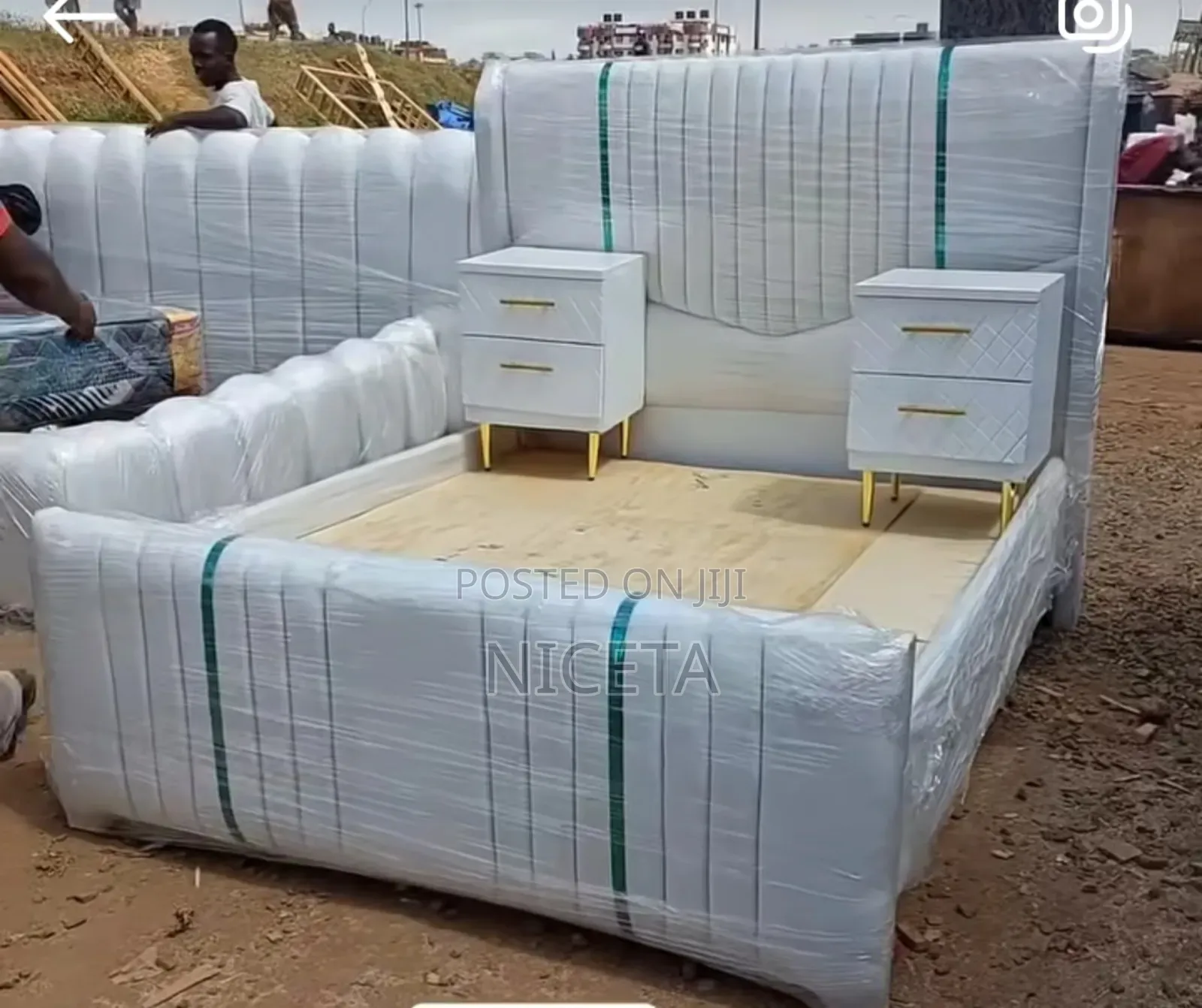 Bed Plus 2 Side Beds 5by6 White With Gold Legs _>[ 
