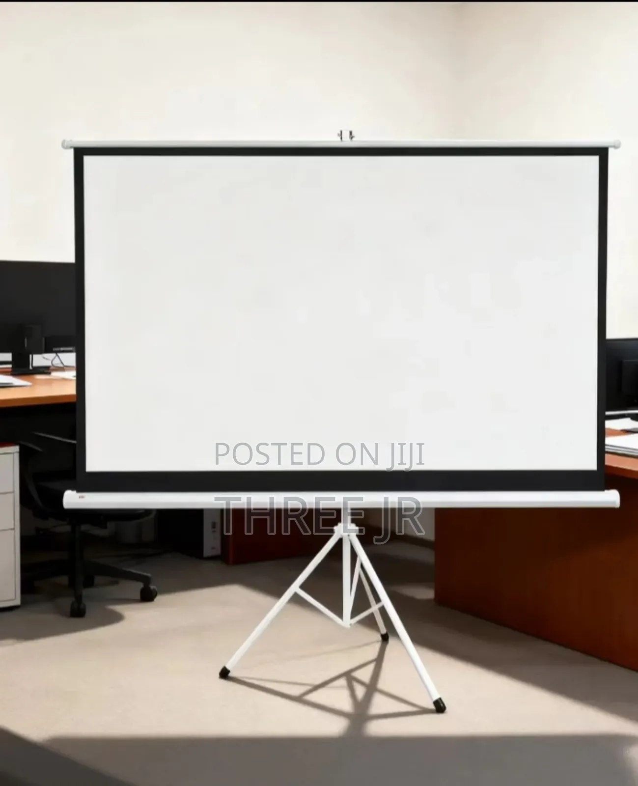 Easy to Set Up Tripod Projector Screen With Offers