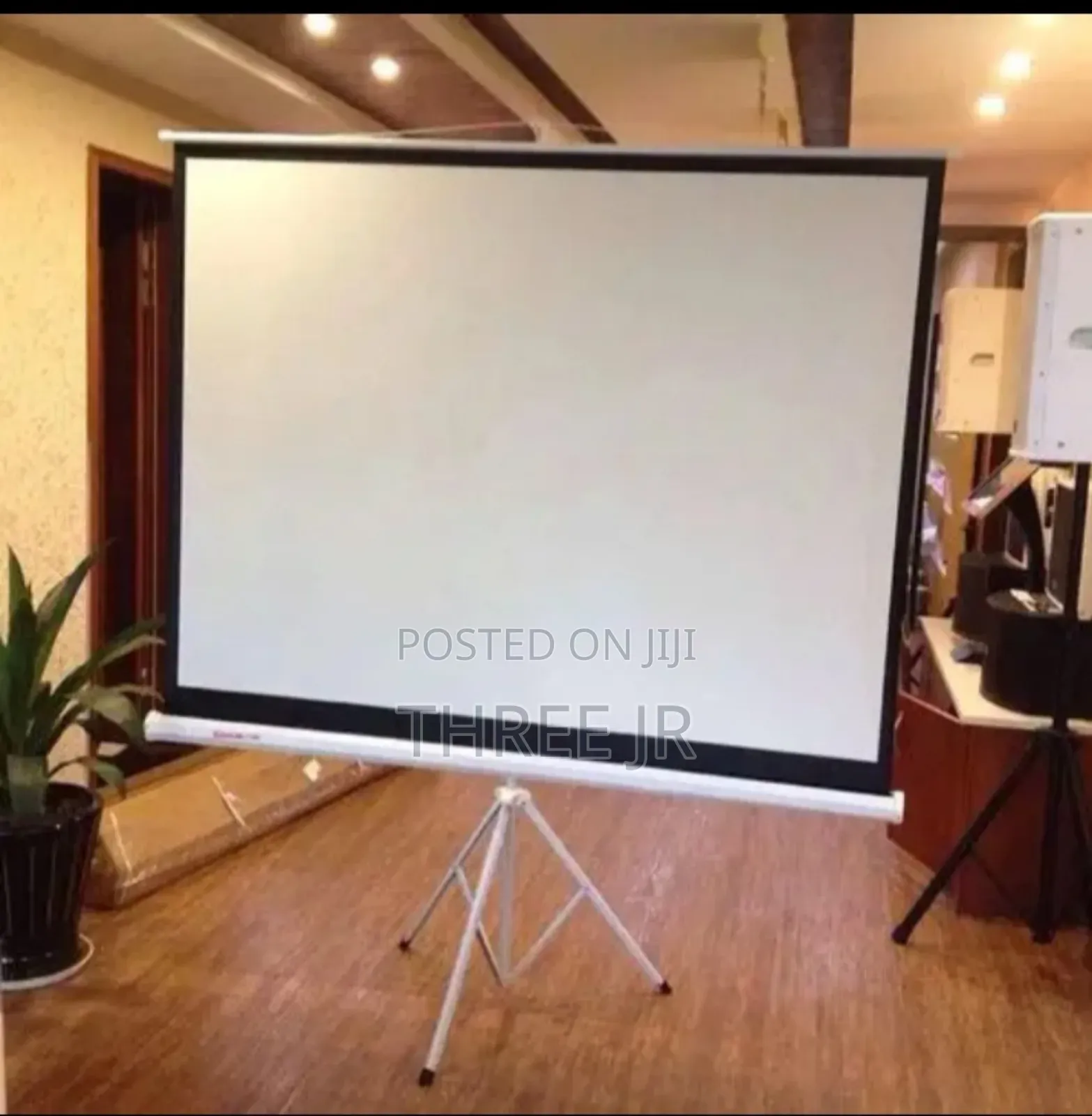 Very Firm Tripod Projector Stand With High Resolution