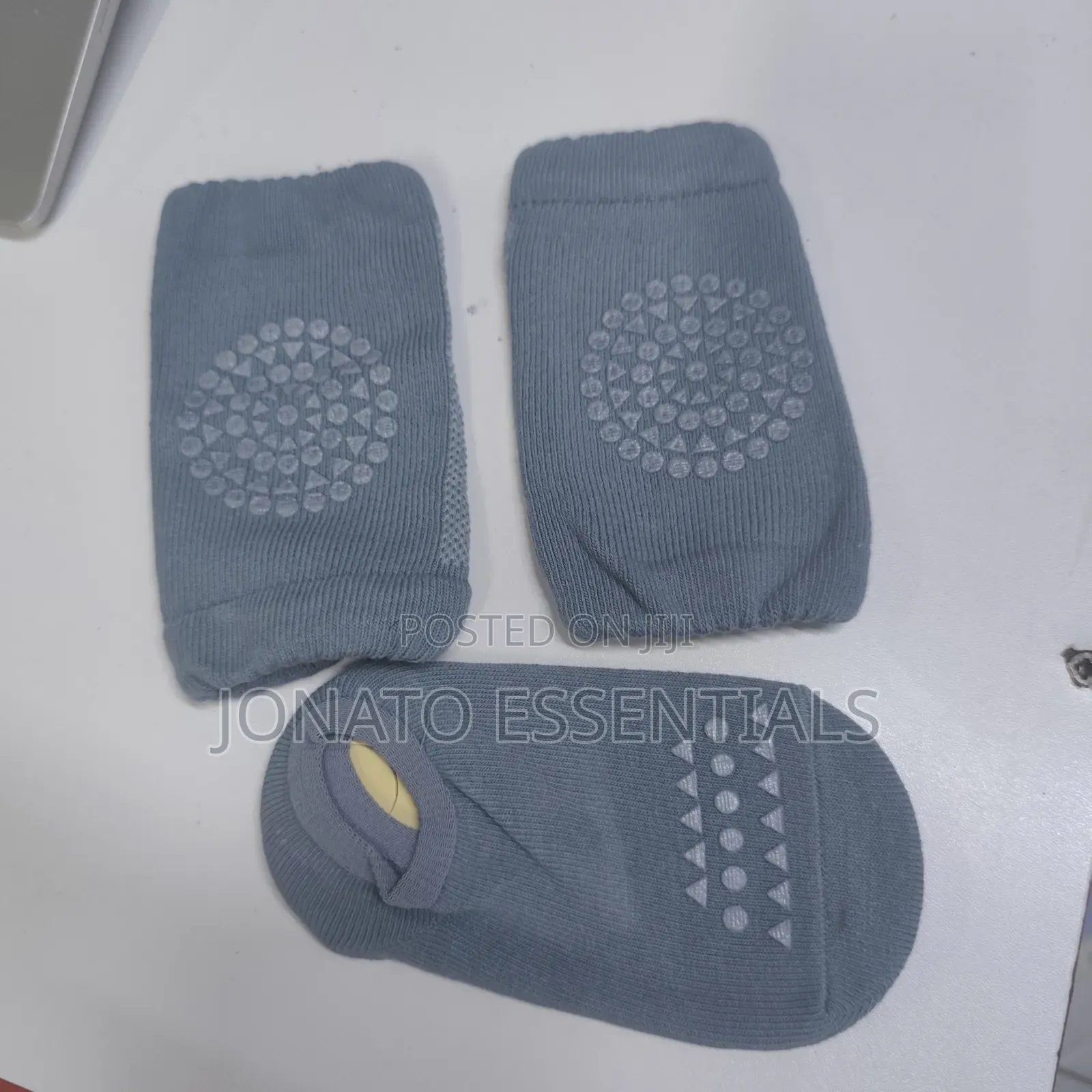 Anti-Slip Baby Crawling Knee Pads Matching Socks Set
