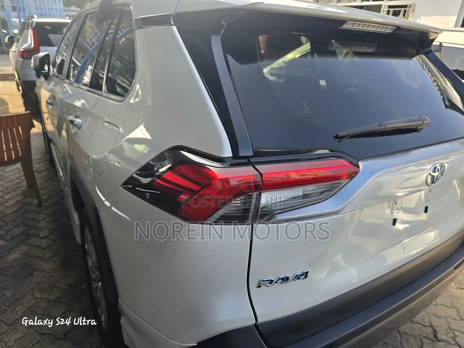 Toyota RAV4 2021 Off white