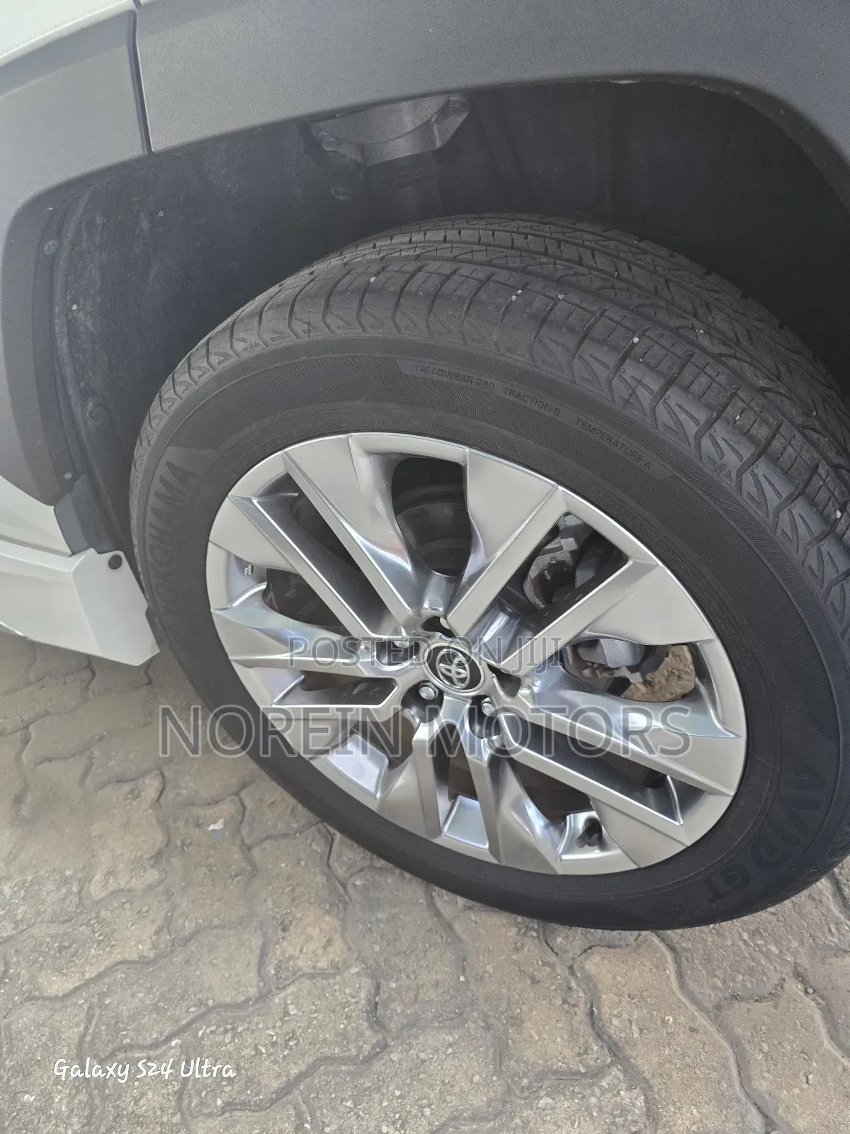 Toyota RAV4 2021 Off white