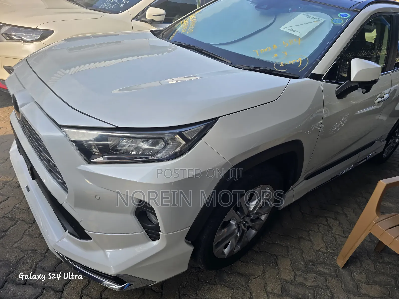 Toyota RAV4 2021 Off white