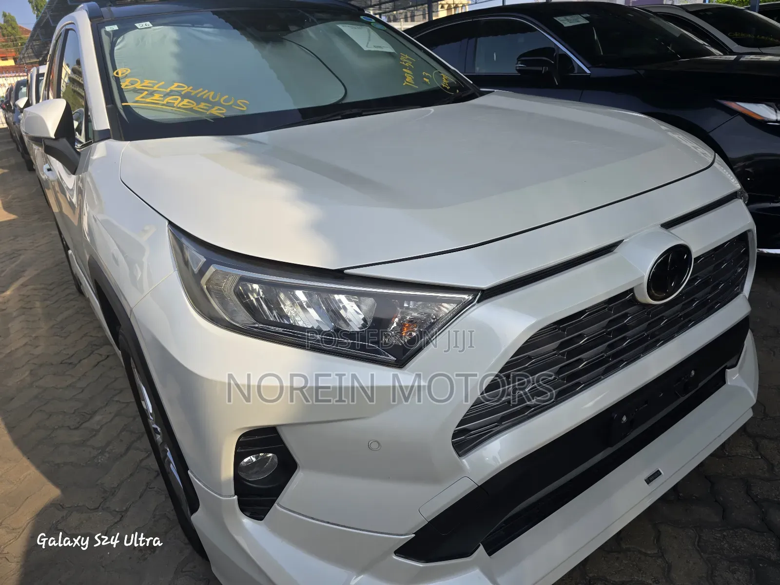 Toyota RAV4 2021 Off white