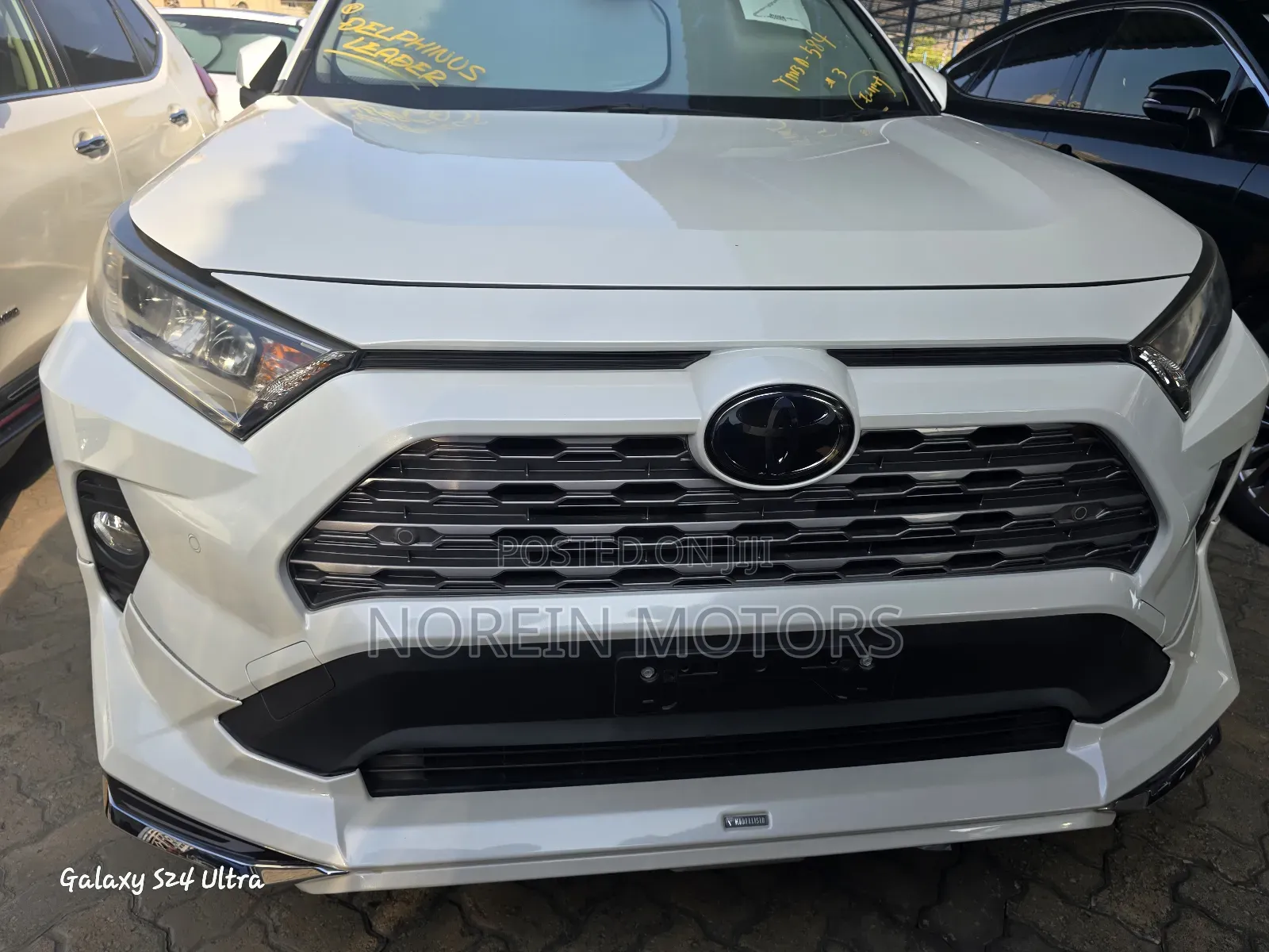 Toyota RAV4 2021 Off white